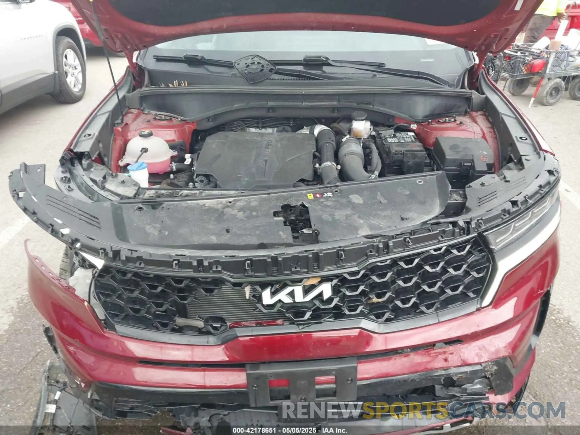 10 Photograph of a damaged car 5XYRKDLF1NG100165 KIA SORENTO 2022