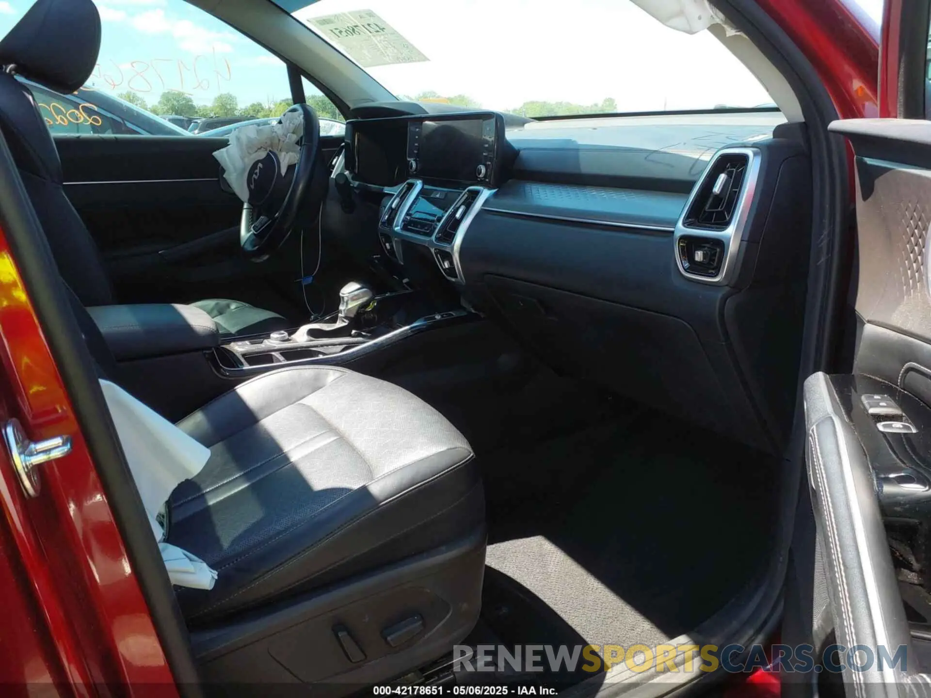5 Photograph of a damaged car 5XYRKDLF1NG100165 KIA SORENTO 2022