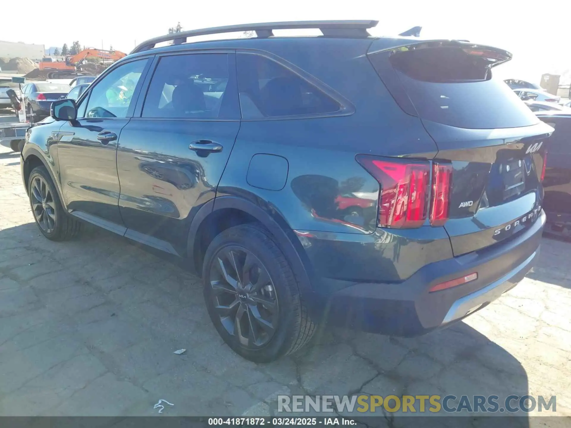 3 Photograph of a damaged car 5XYRKDLF1NG141704 KIA SORENTO 2022