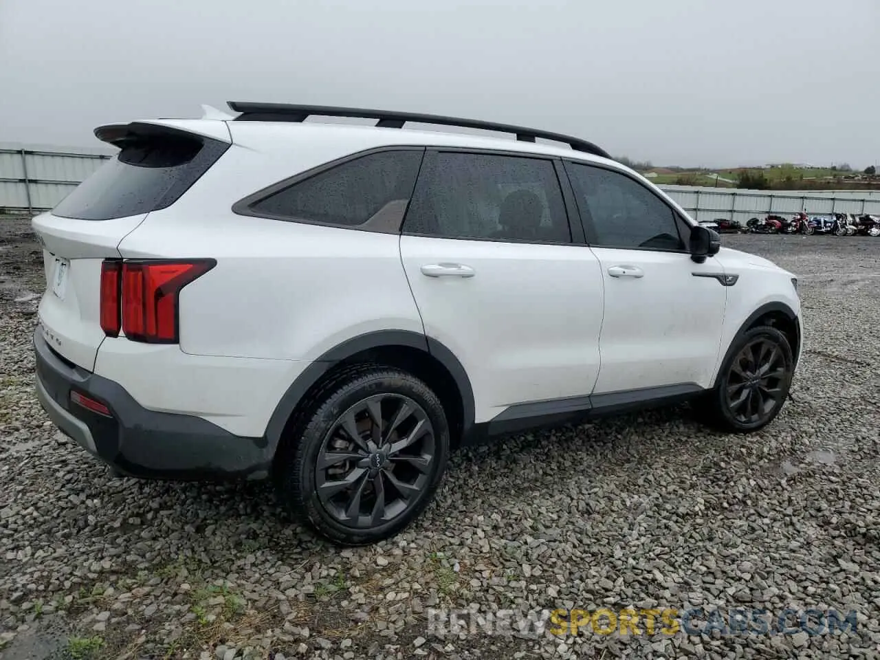 3 Photograph of a damaged car 5XYRKDLF2NG081335 KIA SORENTO 2022