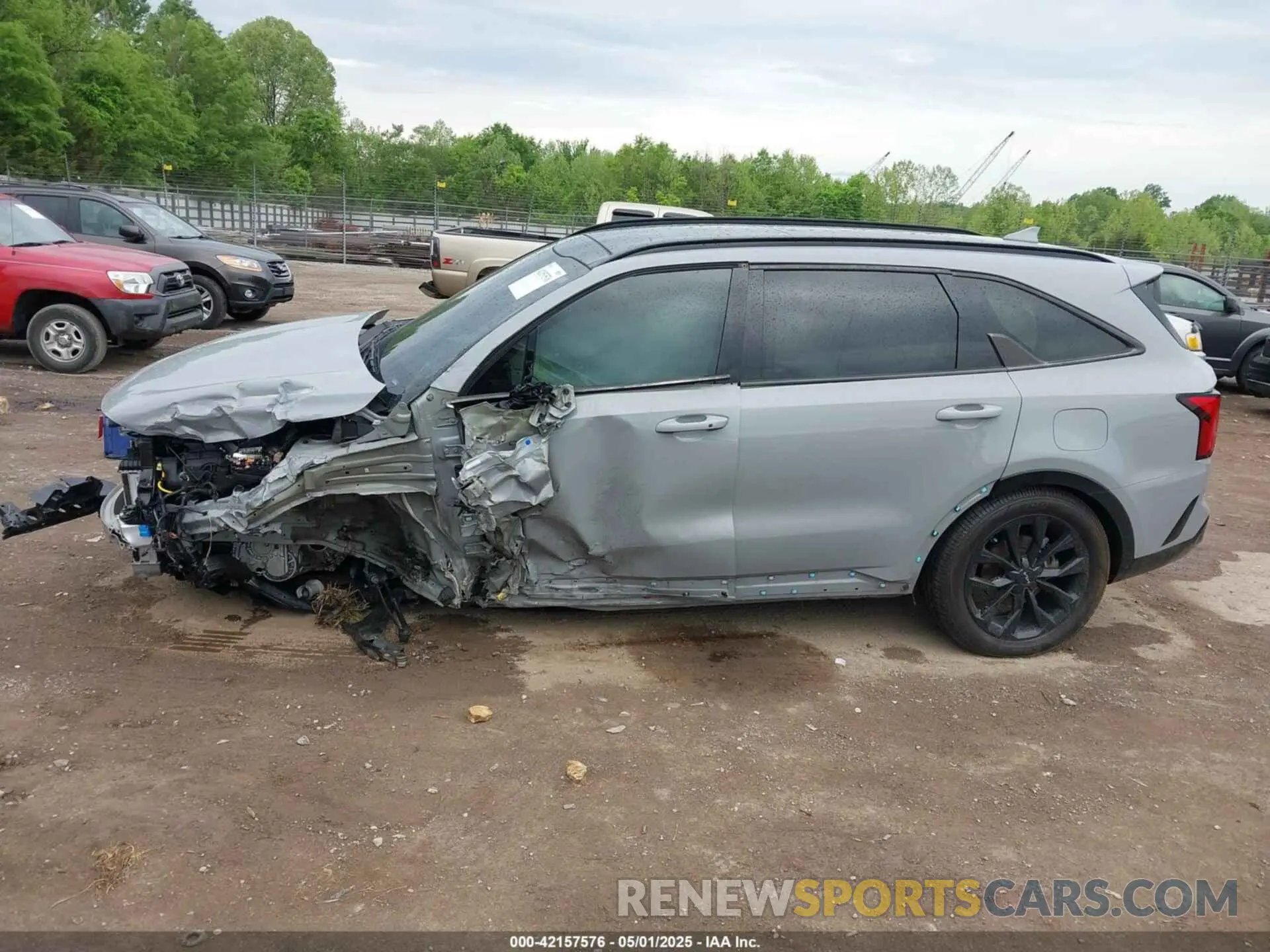 14 Photograph of a damaged car 5XYRKDLF2NG119453 KIA SORENTO 2022