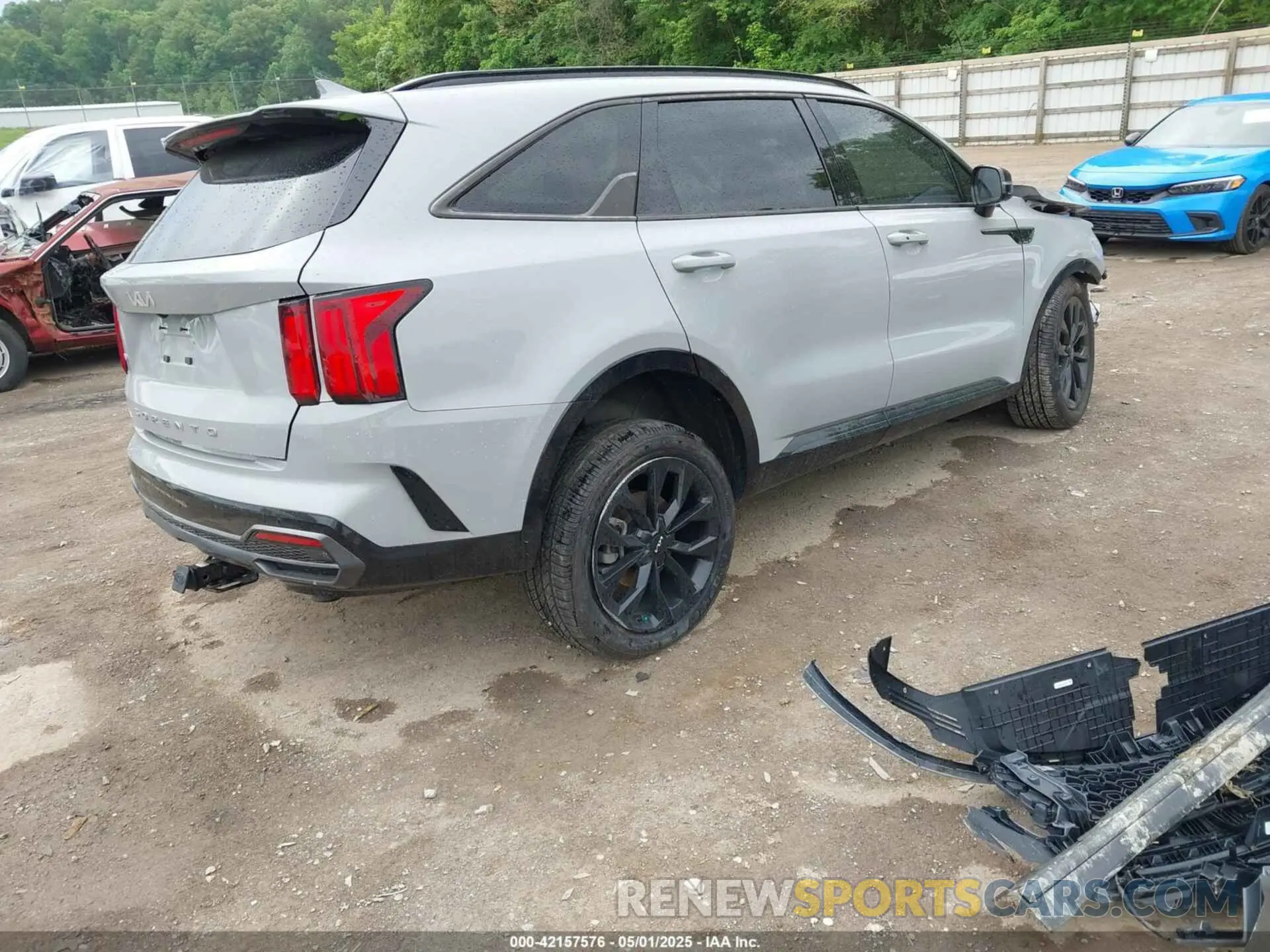 4 Photograph of a damaged car 5XYRKDLF2NG119453 KIA SORENTO 2022