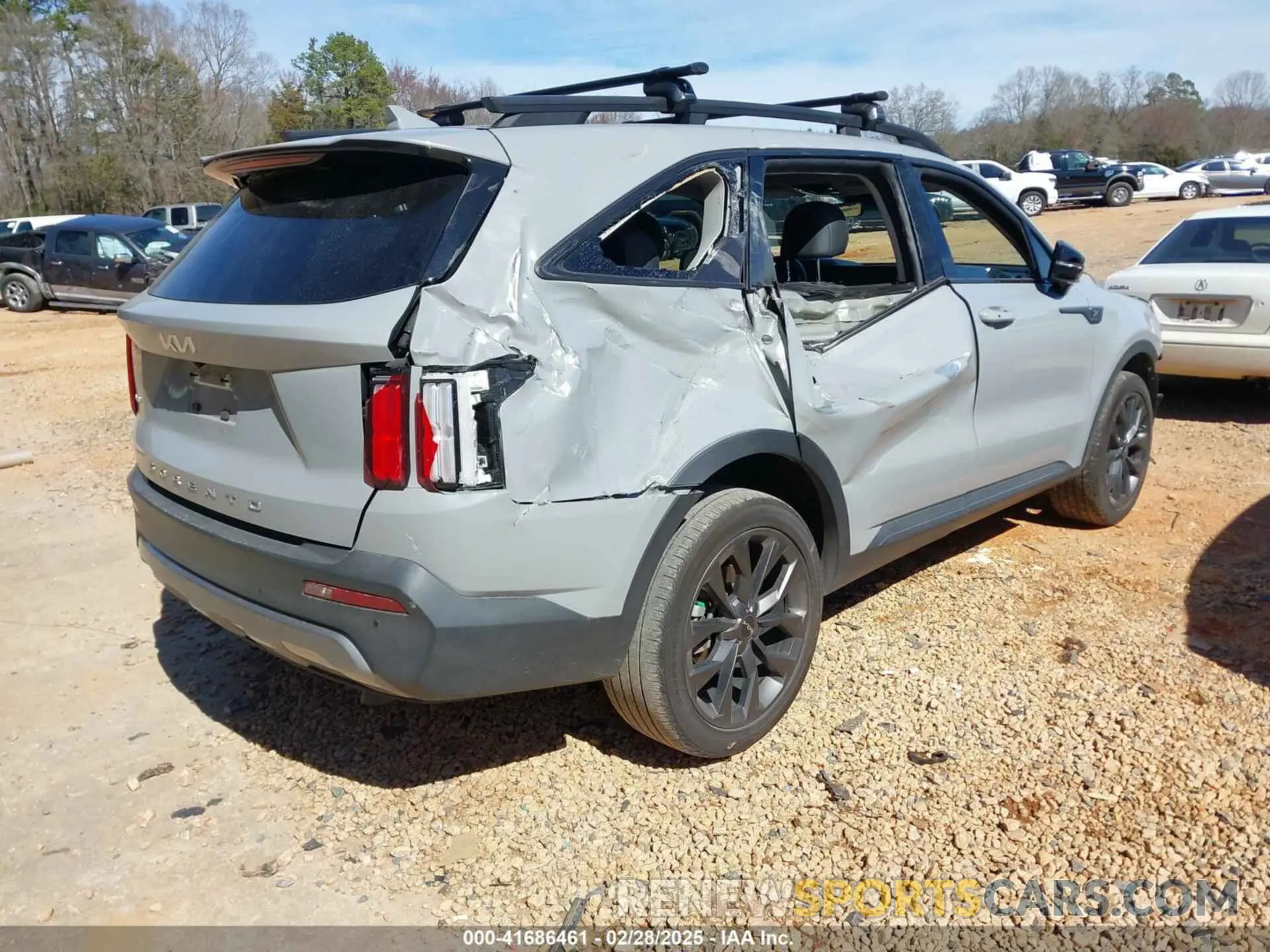 4 Photograph of a damaged car 5XYRKDLF3NG113886 KIA SORENTO 2022