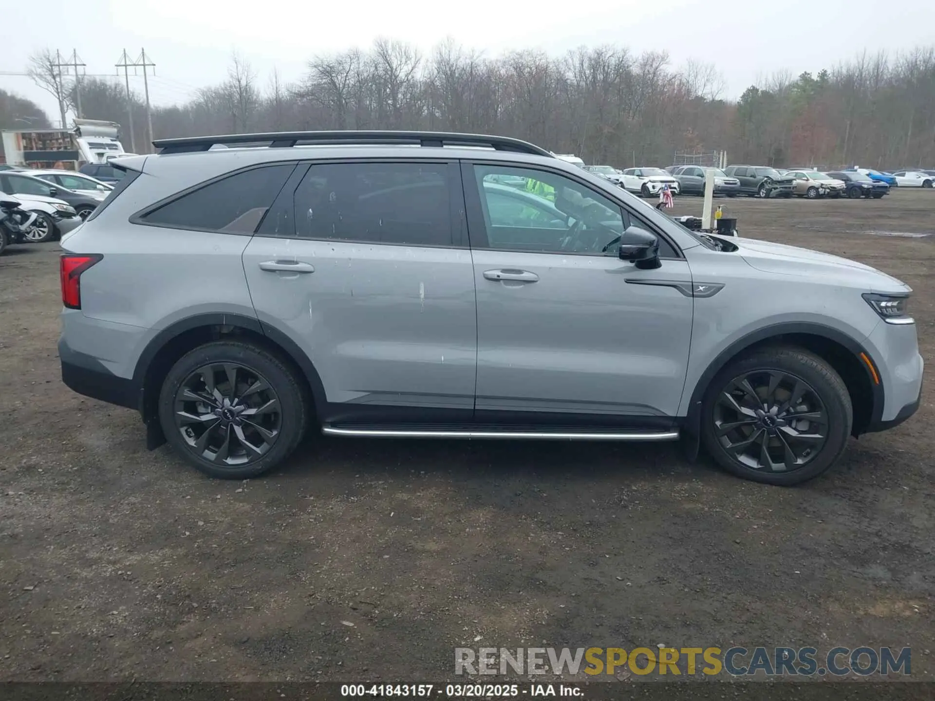 13 Photograph of a damaged car 5XYRKDLF3NG152106 KIA SORENTO 2022