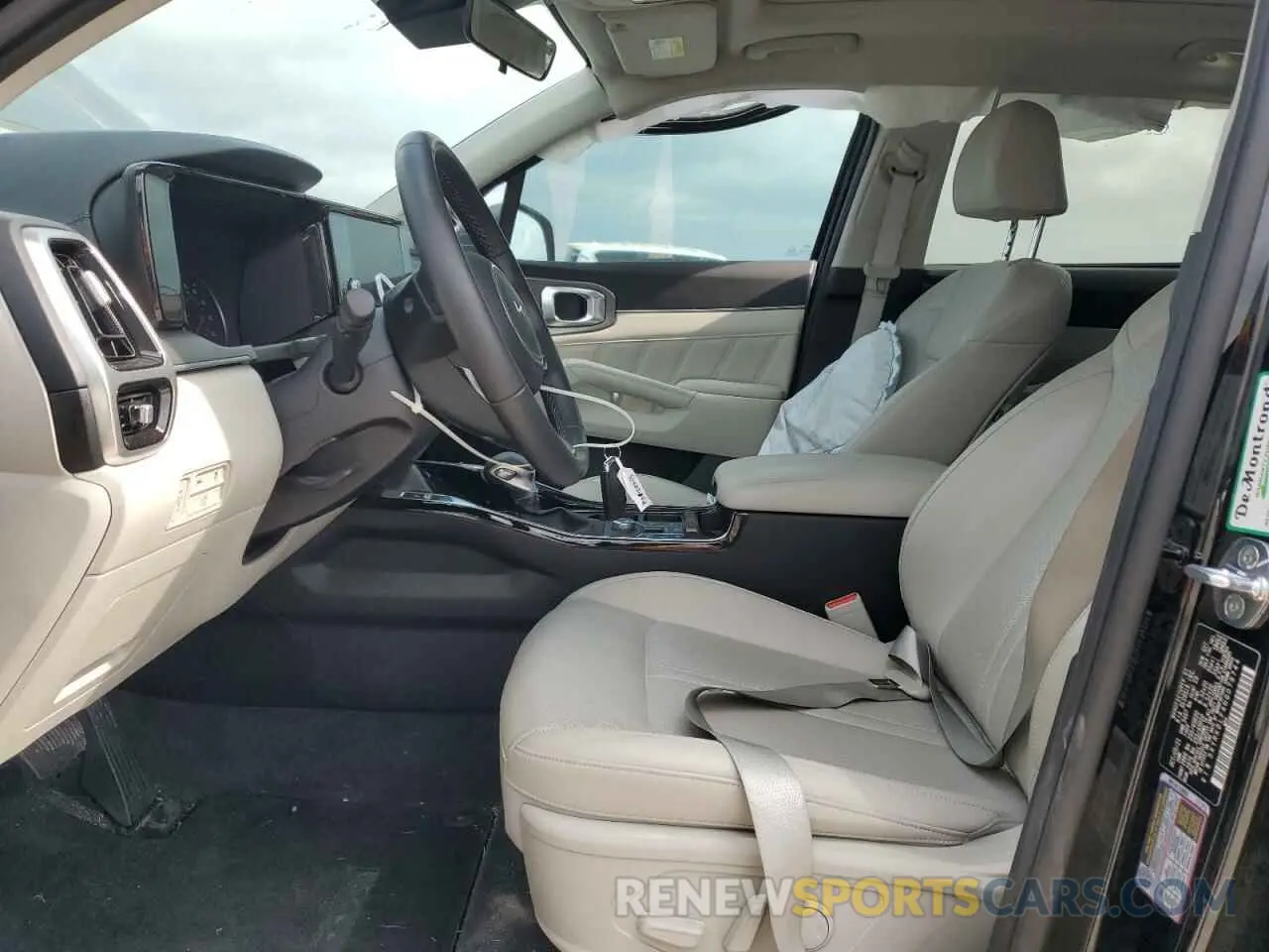 7 Photograph of a damaged car 5XYRKDLF4NG078744 KIA SORENTO 2022