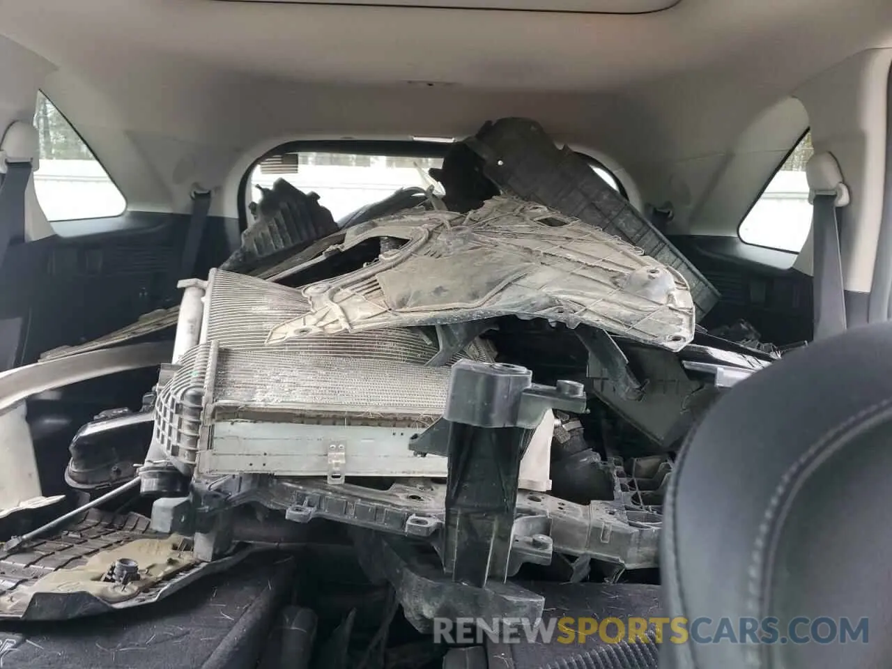 10 Photograph of a damaged car 5XYRKDLF4NG093700 KIA SORENTO 2022