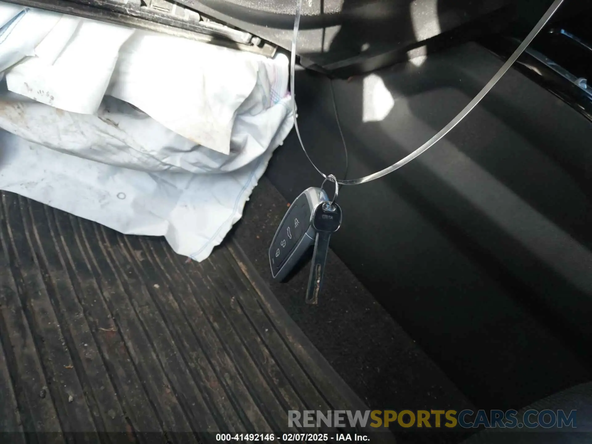 11 Photograph of a damaged car 5XYRKDLF4NG114223 KIA SORENTO 2022