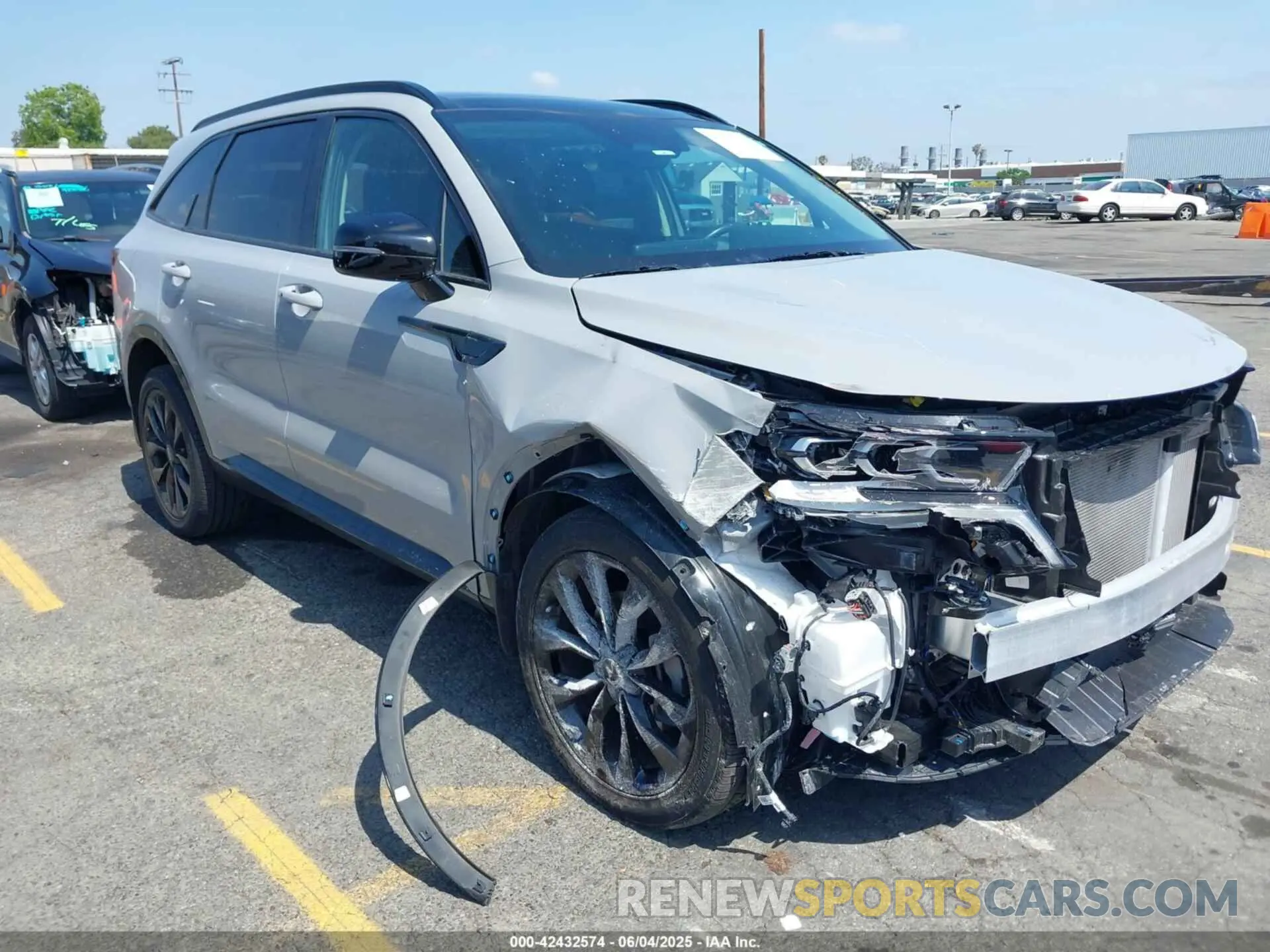 1 Photograph of a damaged car 5XYRKDLF4NG134651 KIA SORENTO 2022