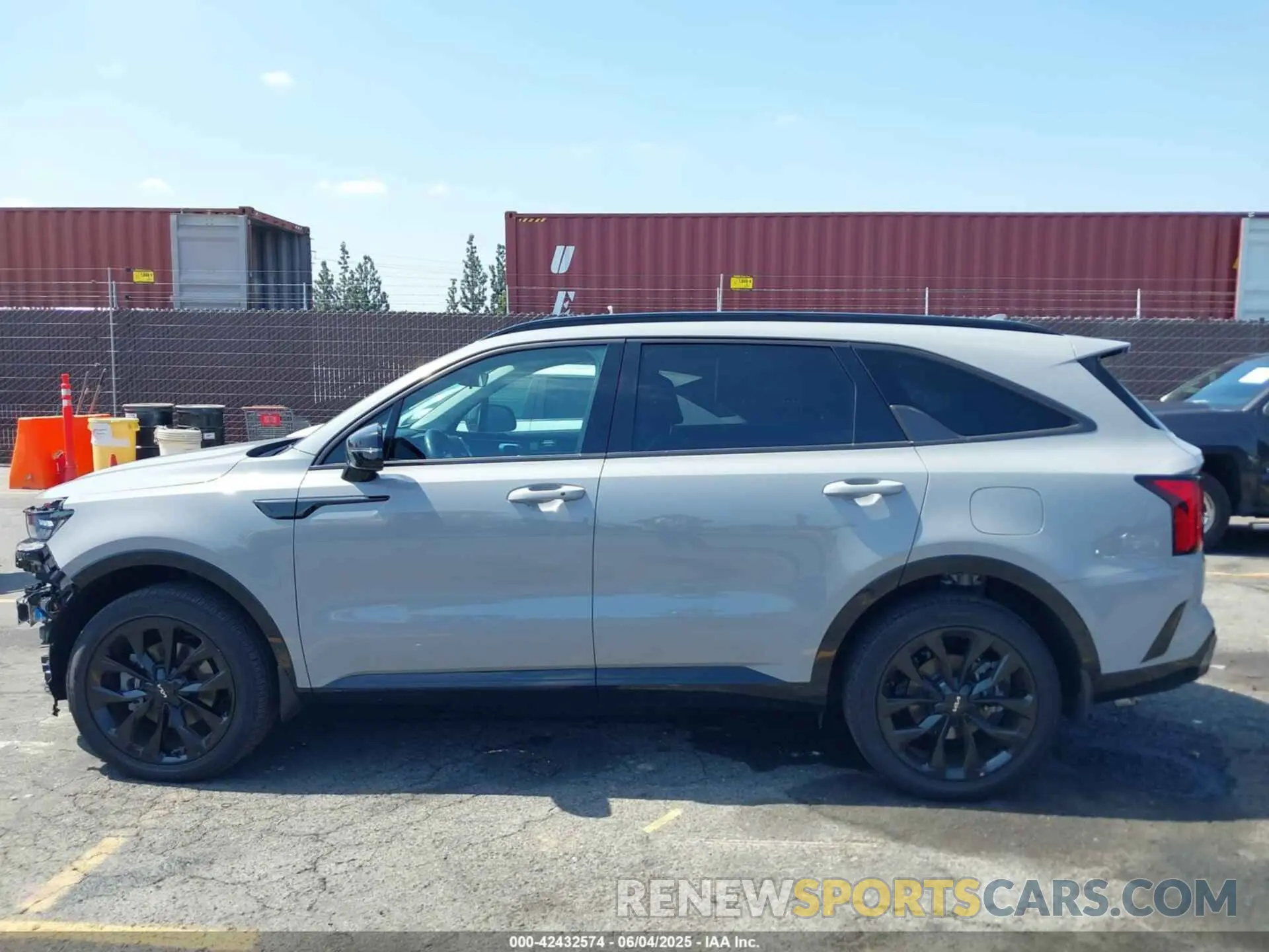 14 Photograph of a damaged car 5XYRKDLF4NG134651 KIA SORENTO 2022