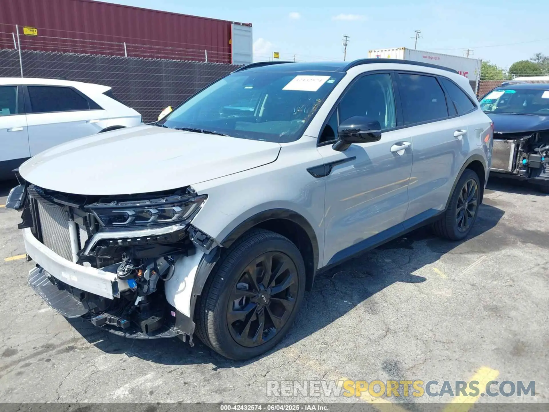 2 Photograph of a damaged car 5XYRKDLF4NG134651 KIA SORENTO 2022