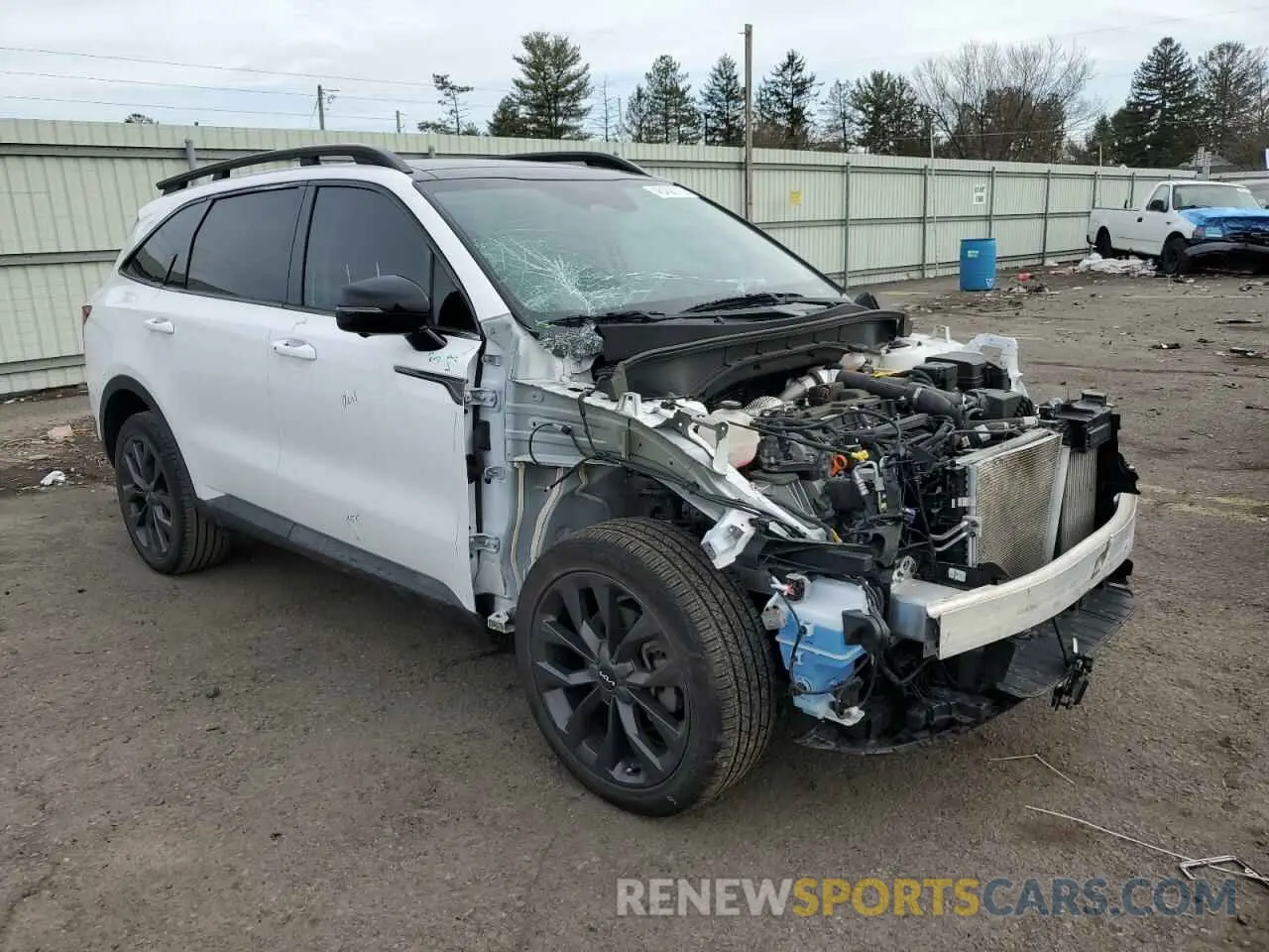 4 Photograph of a damaged car 5XYRKDLF5NG076355 KIA SORENTO 2022
