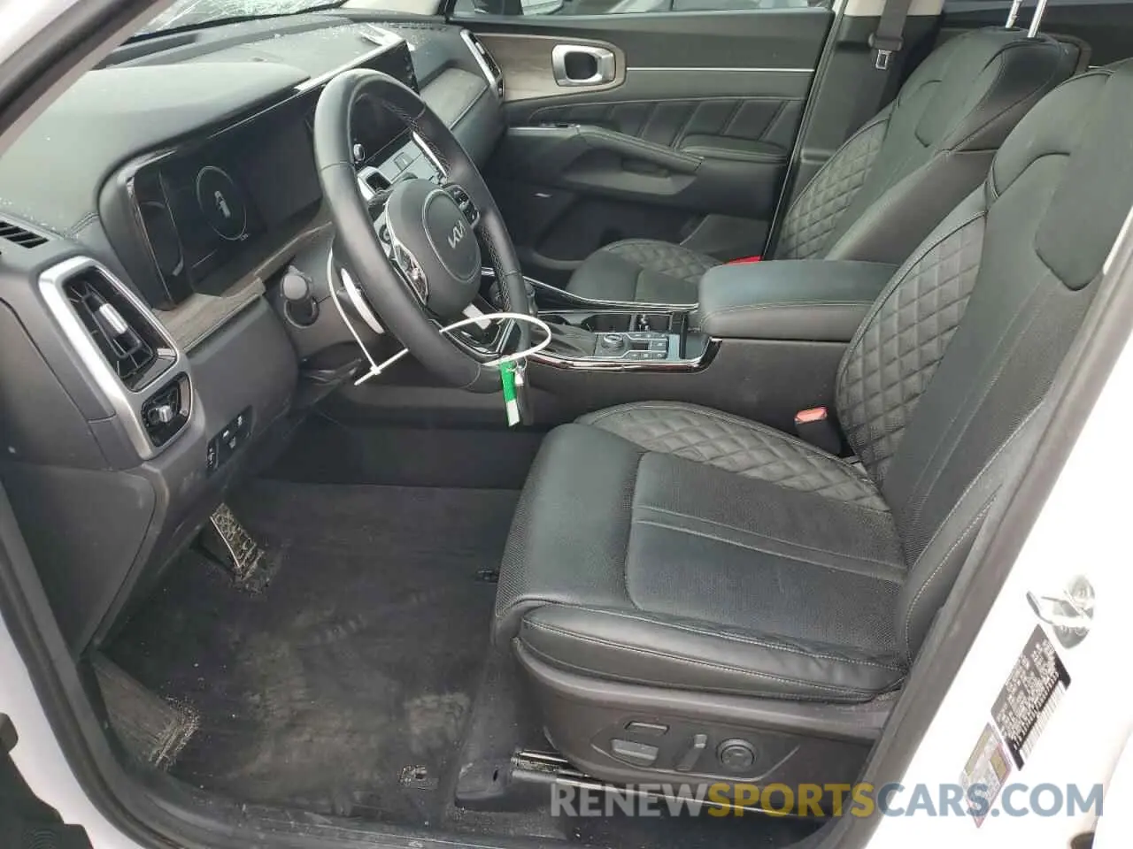 7 Photograph of a damaged car 5XYRKDLF5NG076355 KIA SORENTO 2022