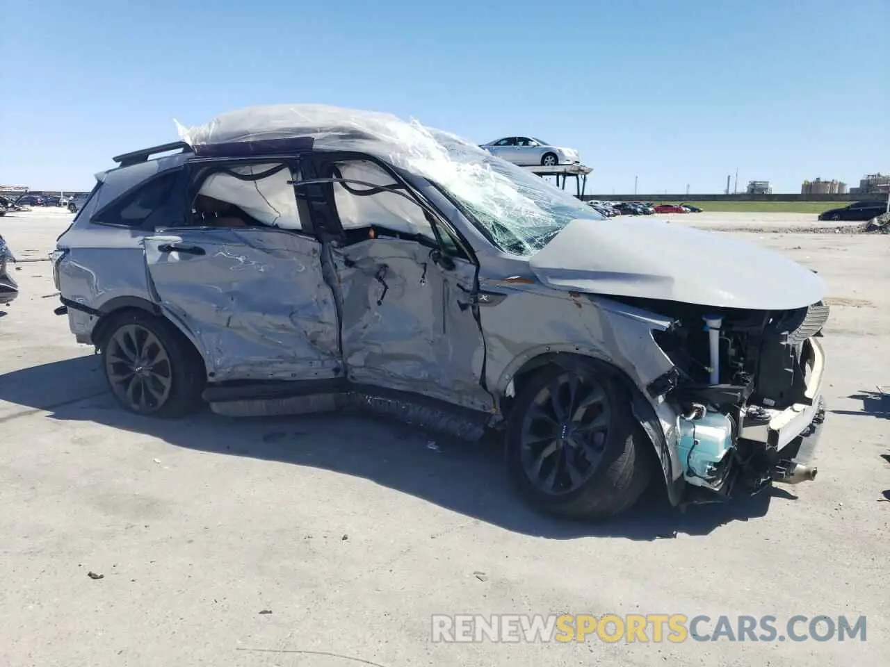 4 Photograph of a damaged car 5XYRKDLF5NG092457 KIA SORENTO 2022