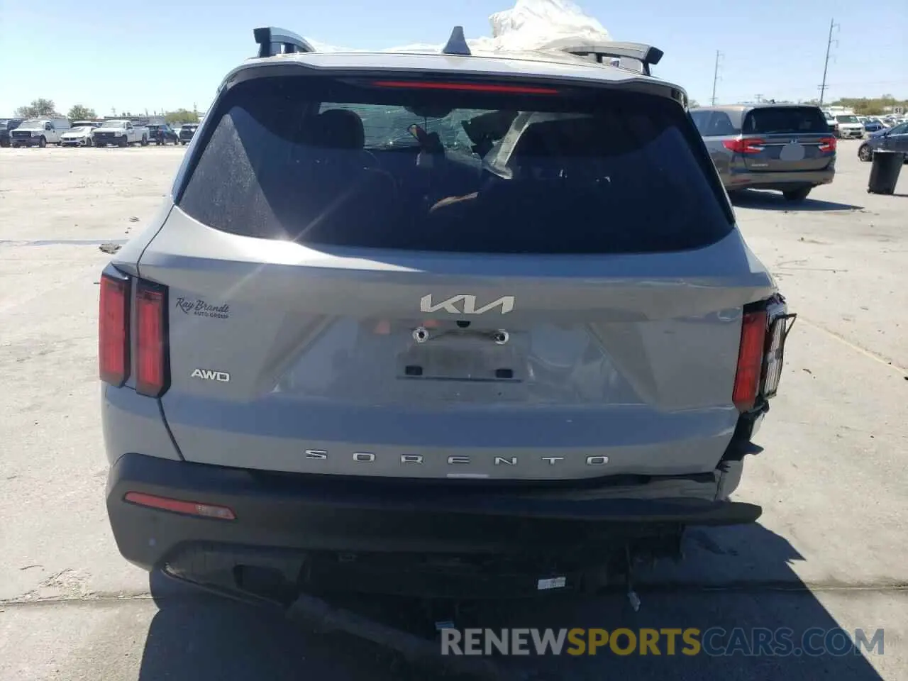 6 Photograph of a damaged car 5XYRKDLF5NG092457 KIA SORENTO 2022