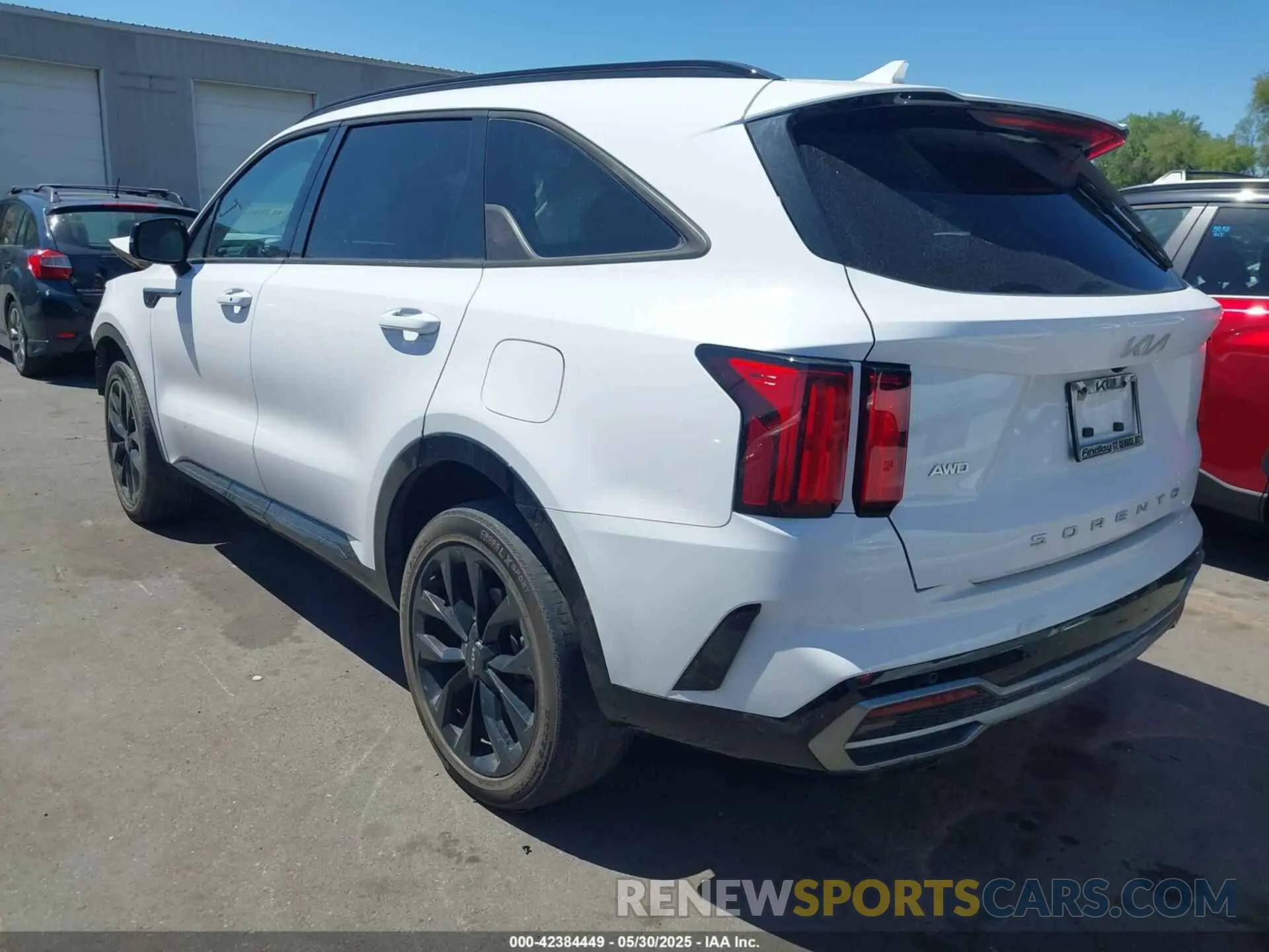 3 Photograph of a damaged car 5XYRKDLF5NG110214 KIA SORENTO 2022