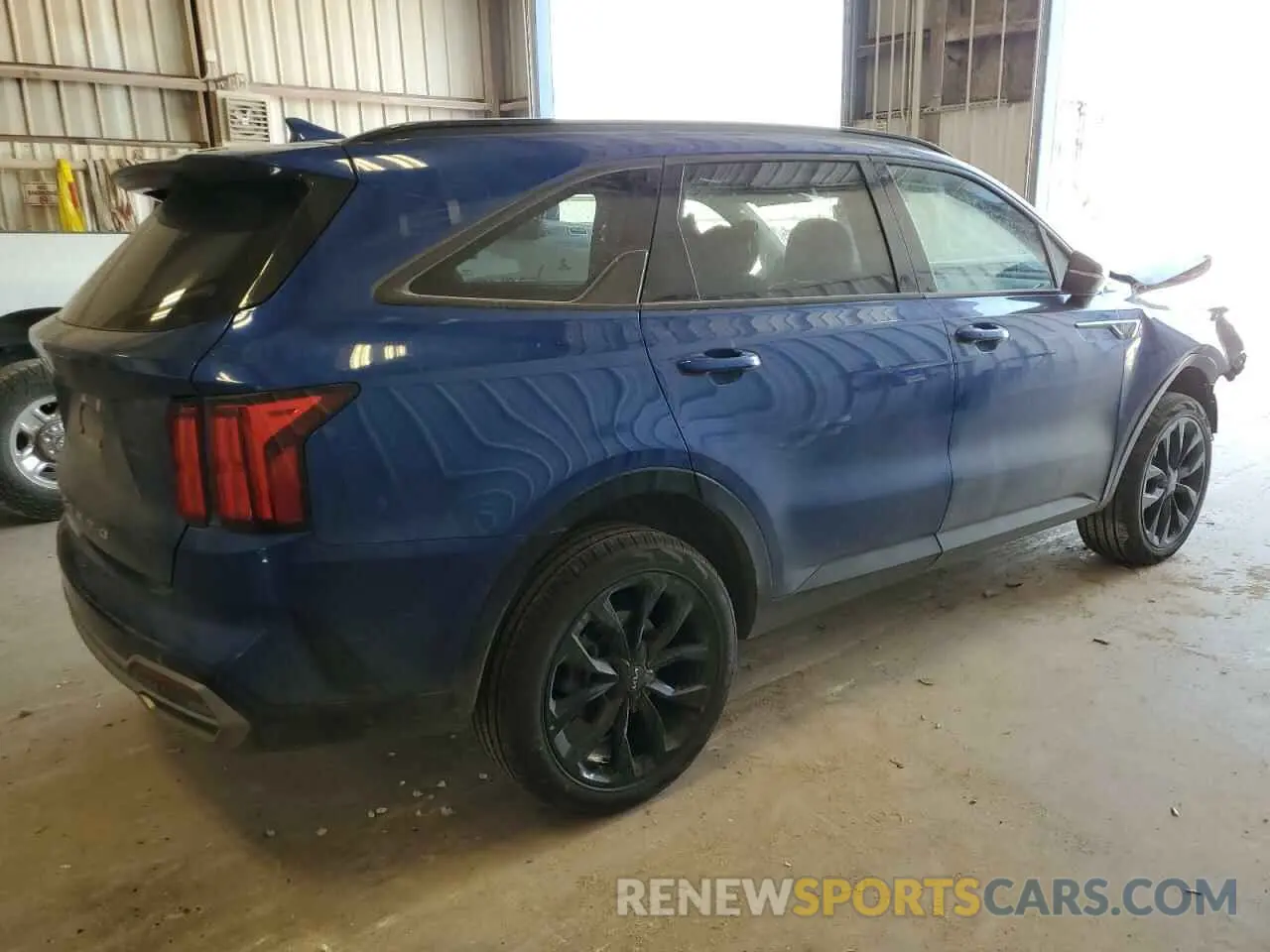 3 Photograph of a damaged car 5XYRKDLF5NG113033 KIA SORENTO 2022