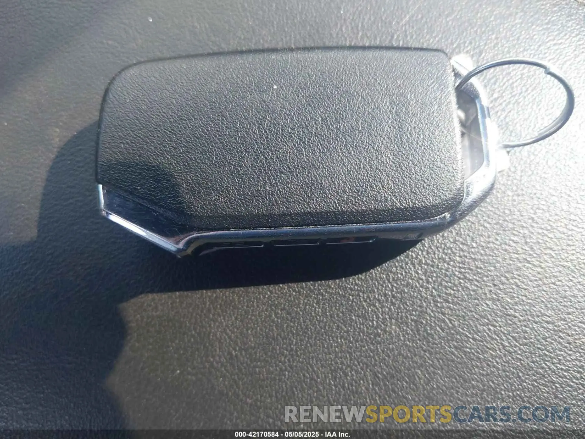 11 Photograph of a damaged car 5XYRKDLF6NG093083 KIA SORENTO 2022