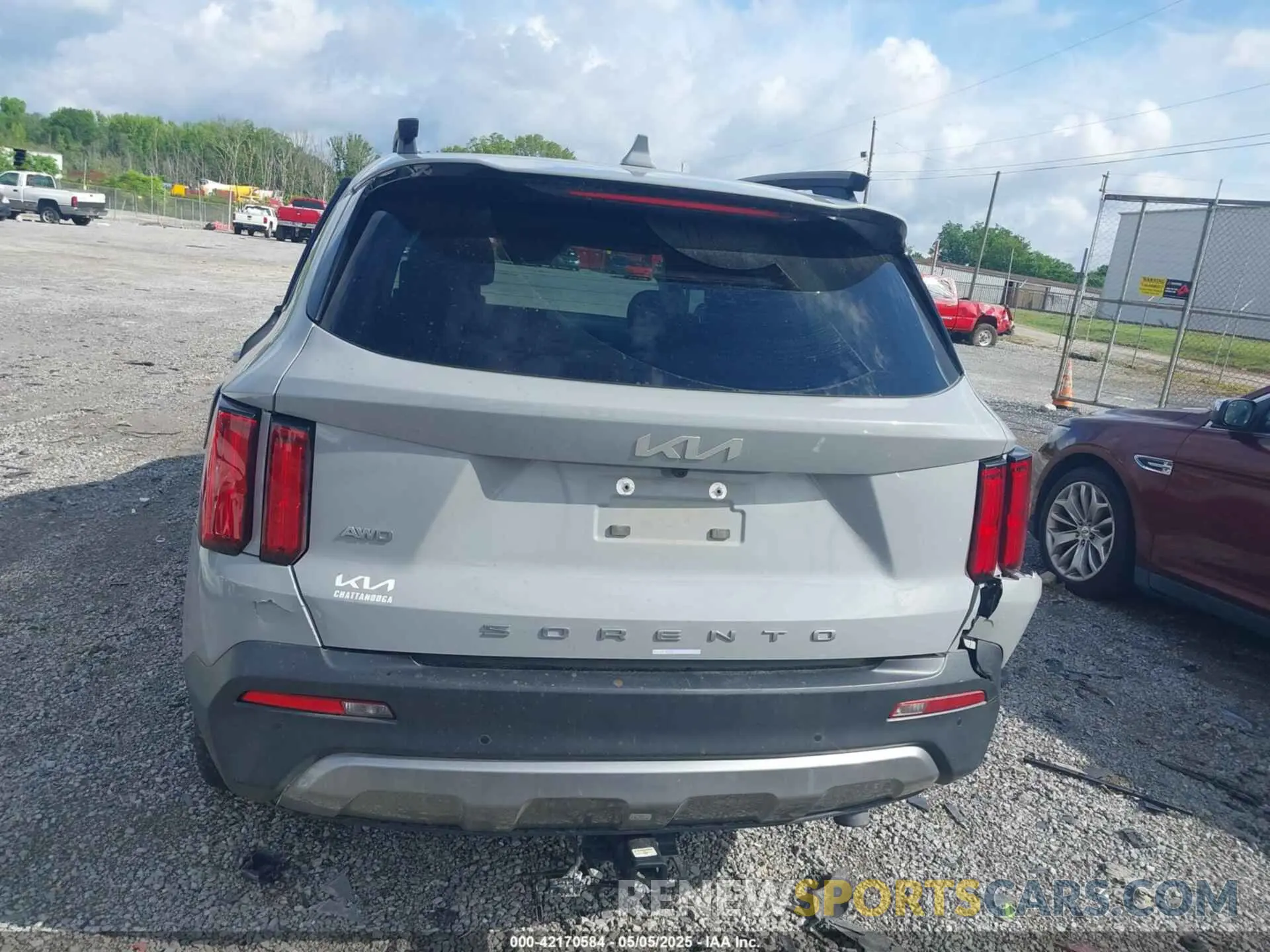 16 Photograph of a damaged car 5XYRKDLF6NG093083 KIA SORENTO 2022