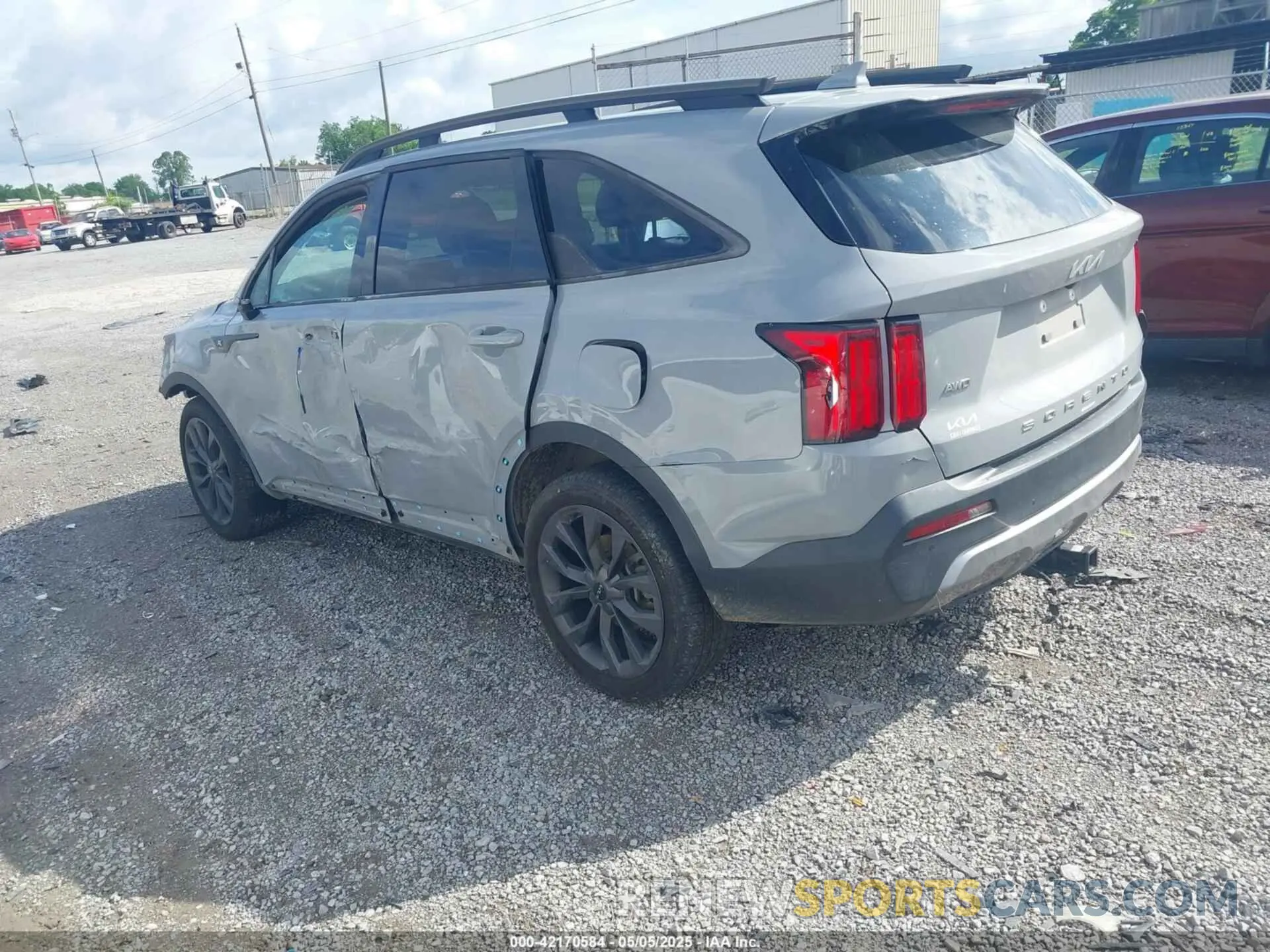 3 Photograph of a damaged car 5XYRKDLF6NG093083 KIA SORENTO 2022