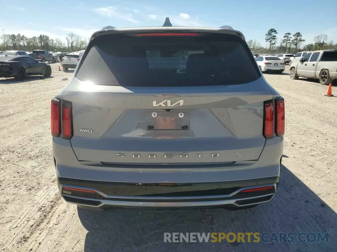6 Photograph of a damaged car 5XYRKDLF6NG115910 KIA SORENTO 2022