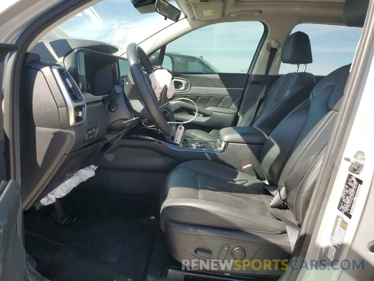 7 Photograph of a damaged car 5XYRKDLF6NG115910 KIA SORENTO 2022