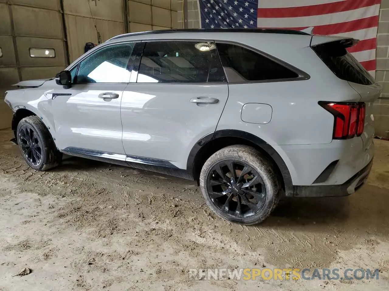 2 Photograph of a damaged car 5XYRKDLF6NG117950 KIA SORENTO 2022