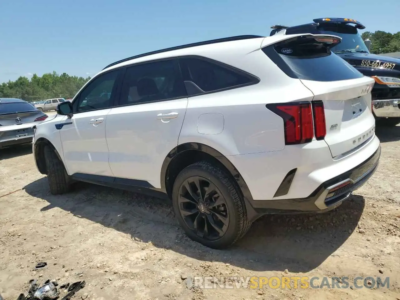 2 Photograph of a damaged car 5XYRKDLF6NG159809 KIA SORENTO 2022