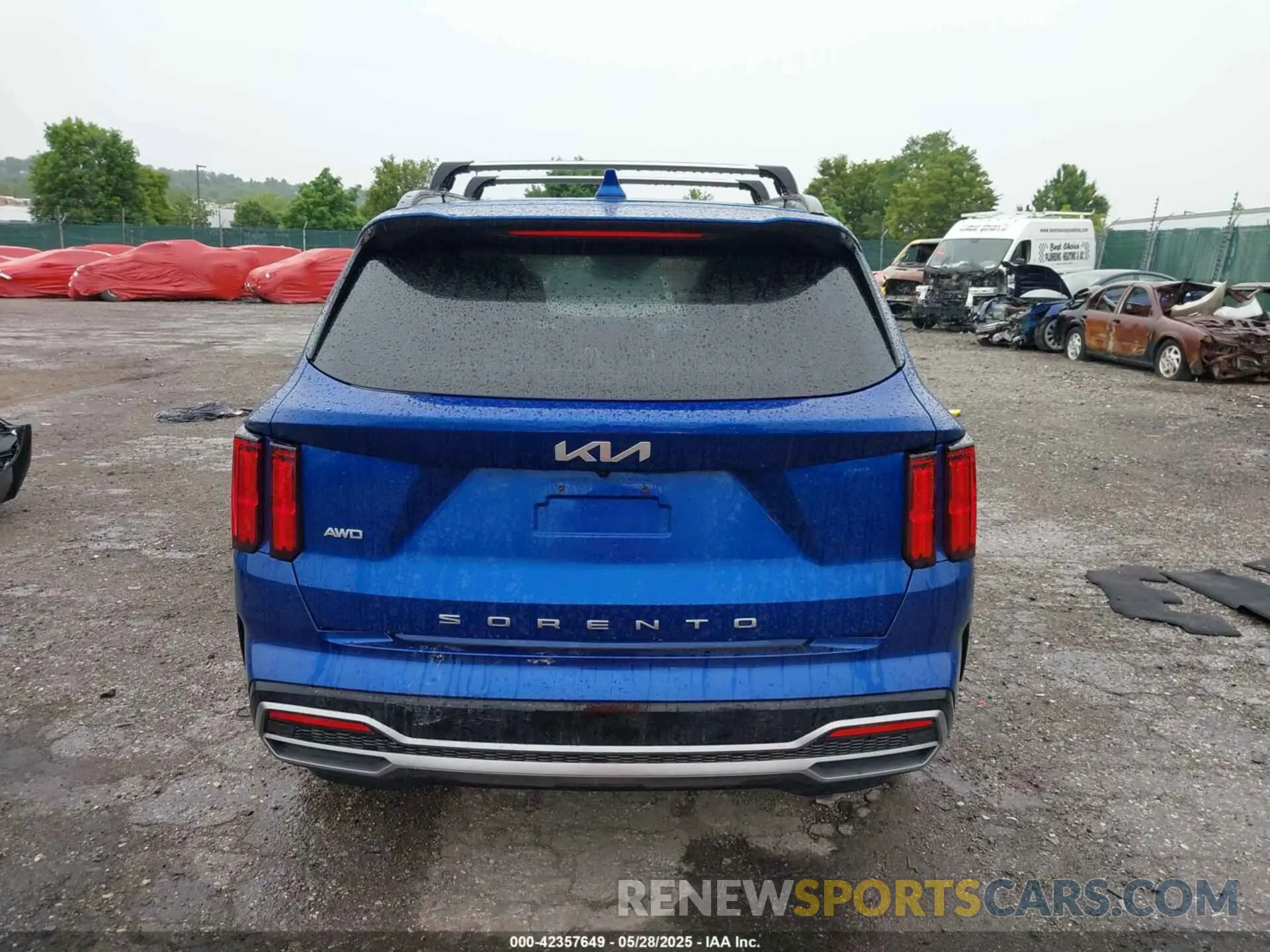 17 Photograph of a damaged car 5XYRKDLF8NG097071 KIA SORENTO 2022