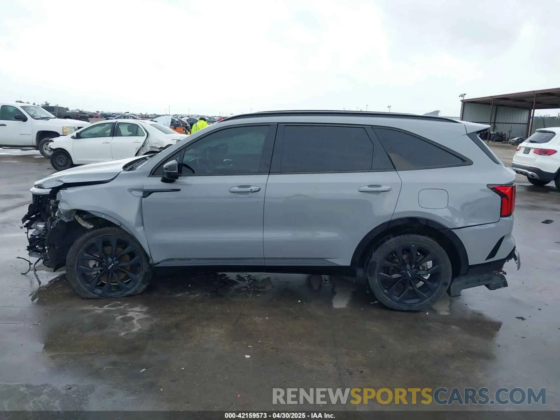 15 Photograph of a damaged car 5XYRKDLF9NG129963 KIA SORENTO 2022