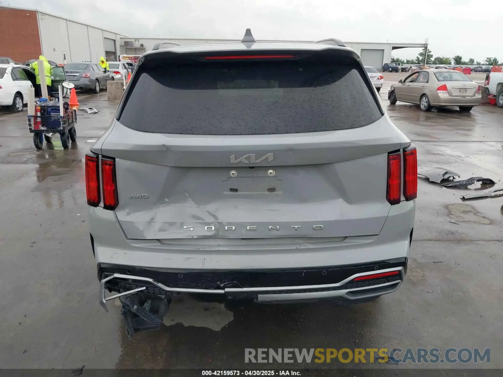 17 Photograph of a damaged car 5XYRKDLF9NG129963 KIA SORENTO 2022
