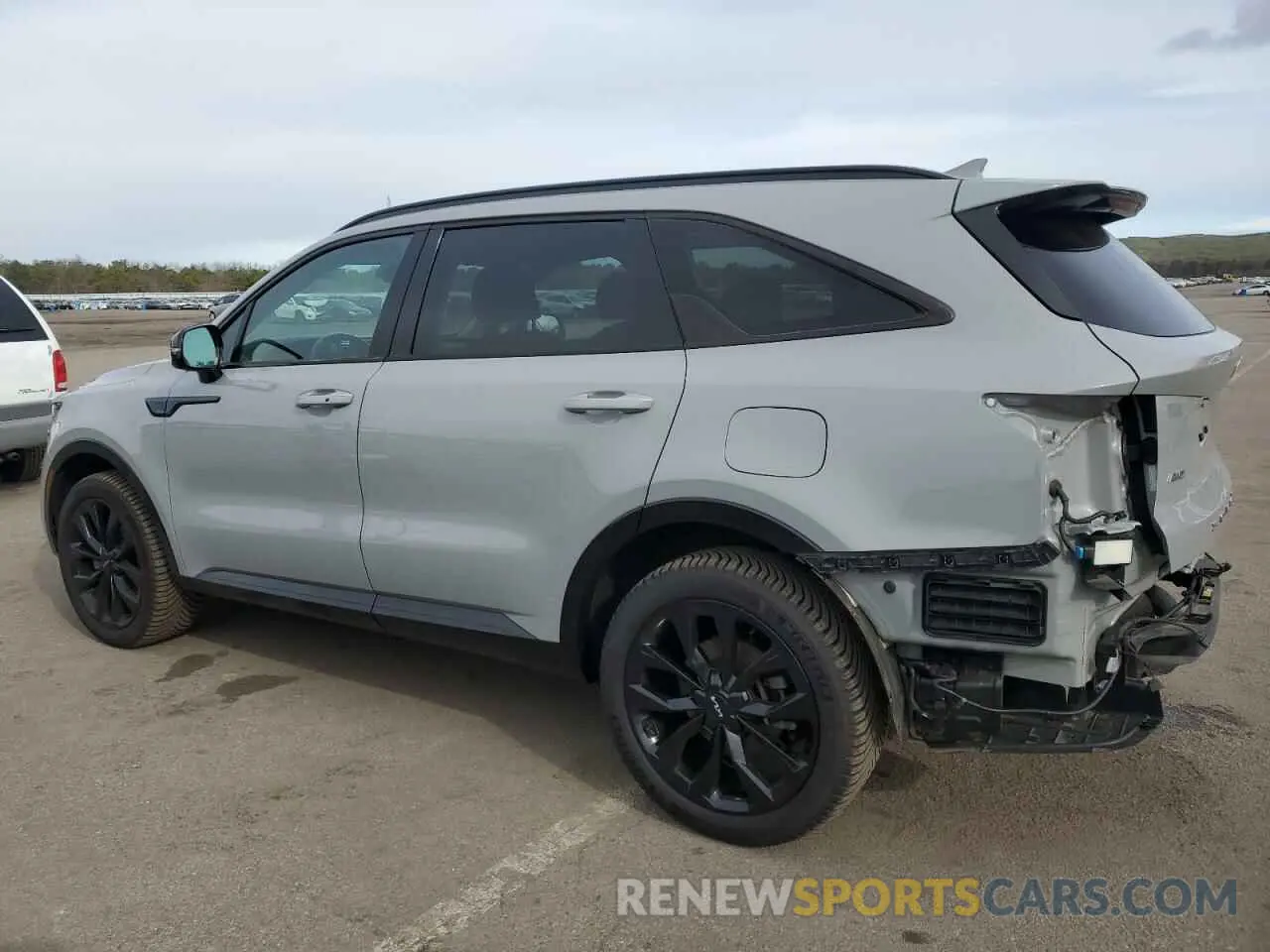 2 Photograph of a damaged car 5XYRKDLF9NG138405 KIA SORENTO 2022