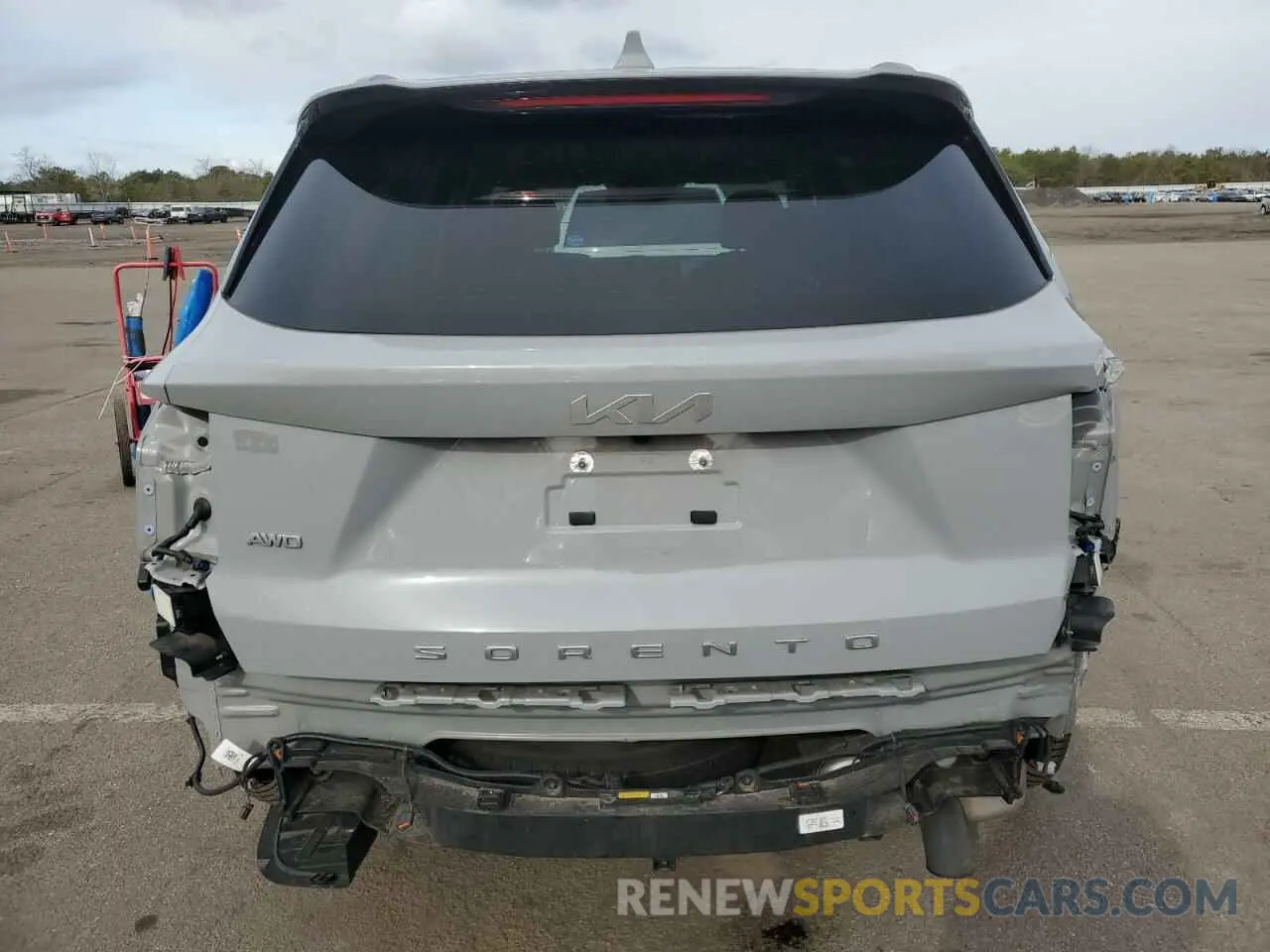 6 Photograph of a damaged car 5XYRKDLF9NG138405 KIA SORENTO 2022