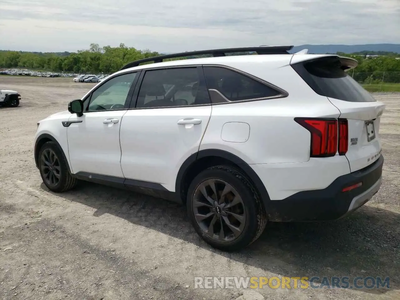 2 Photograph of a damaged car 5XYRKDLFXNG077467 KIA SORENTO 2022