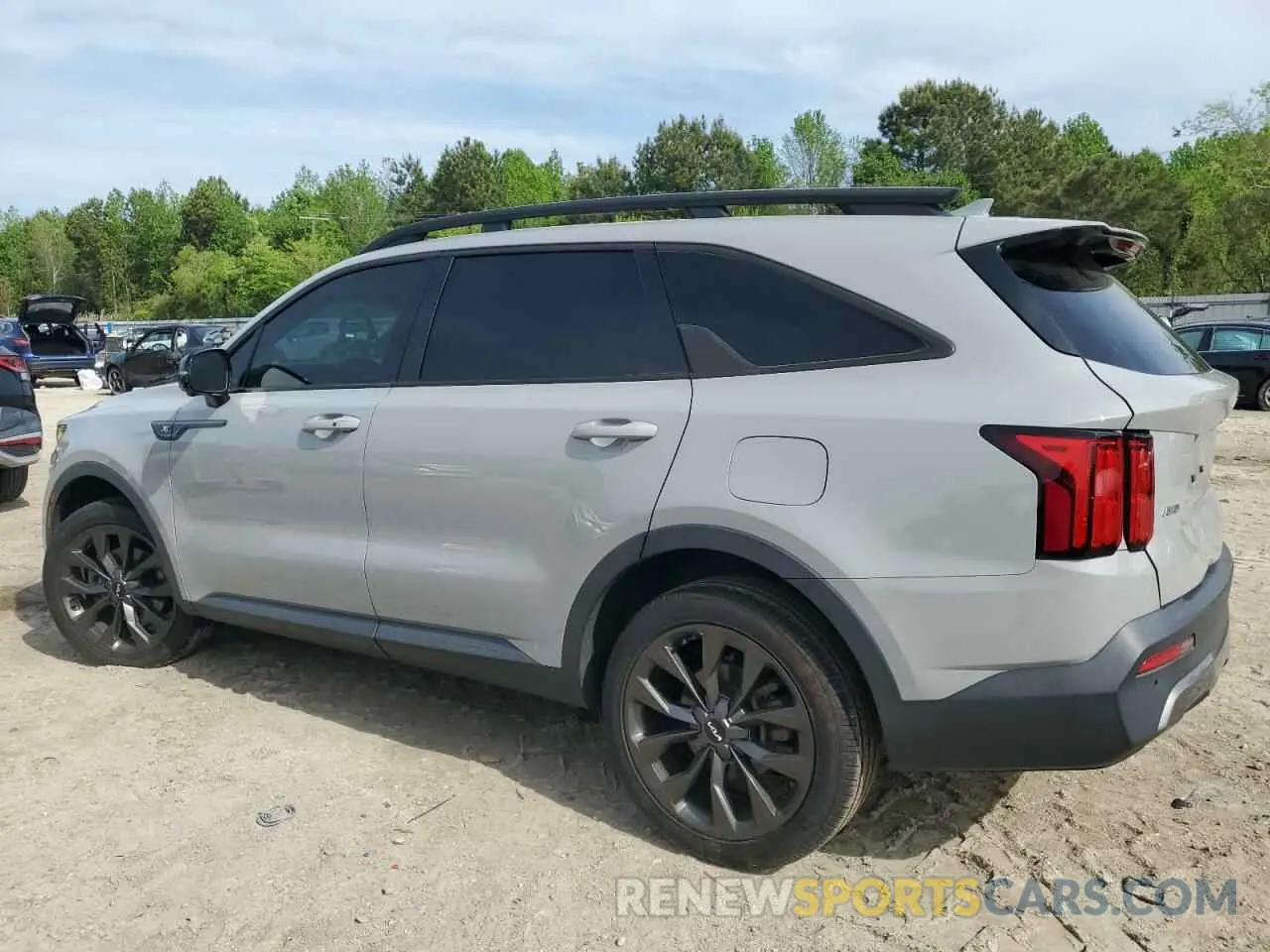 2 Photograph of a damaged car 5XYRKDLFXNG078022 KIA SORENTO 2022