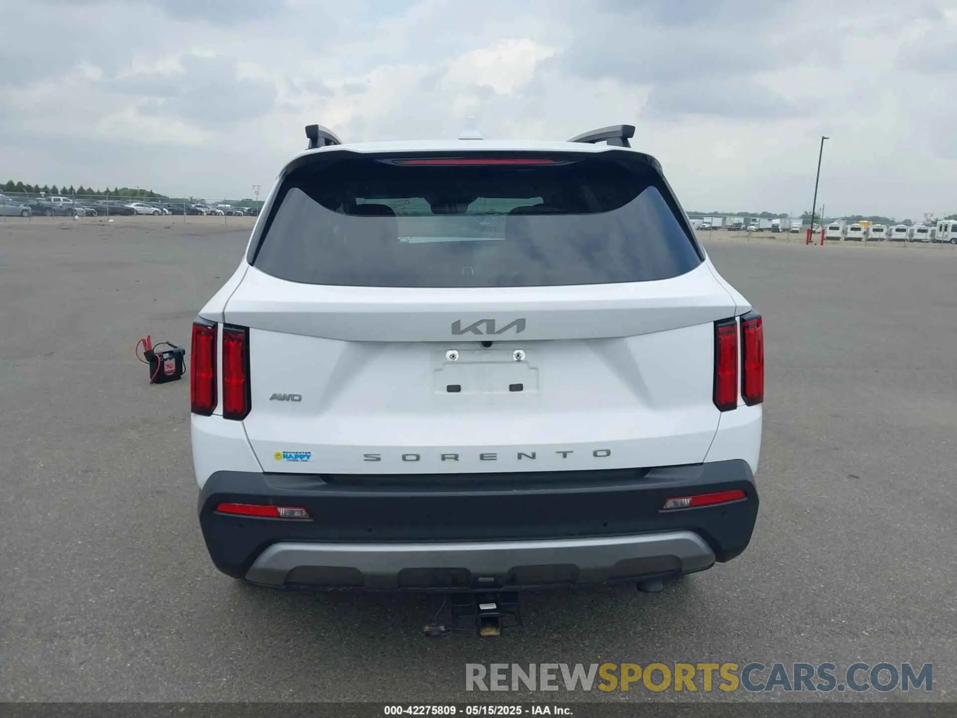 17 Photograph of a damaged car 5XYRKDLFXNG111374 KIA SORENTO 2022