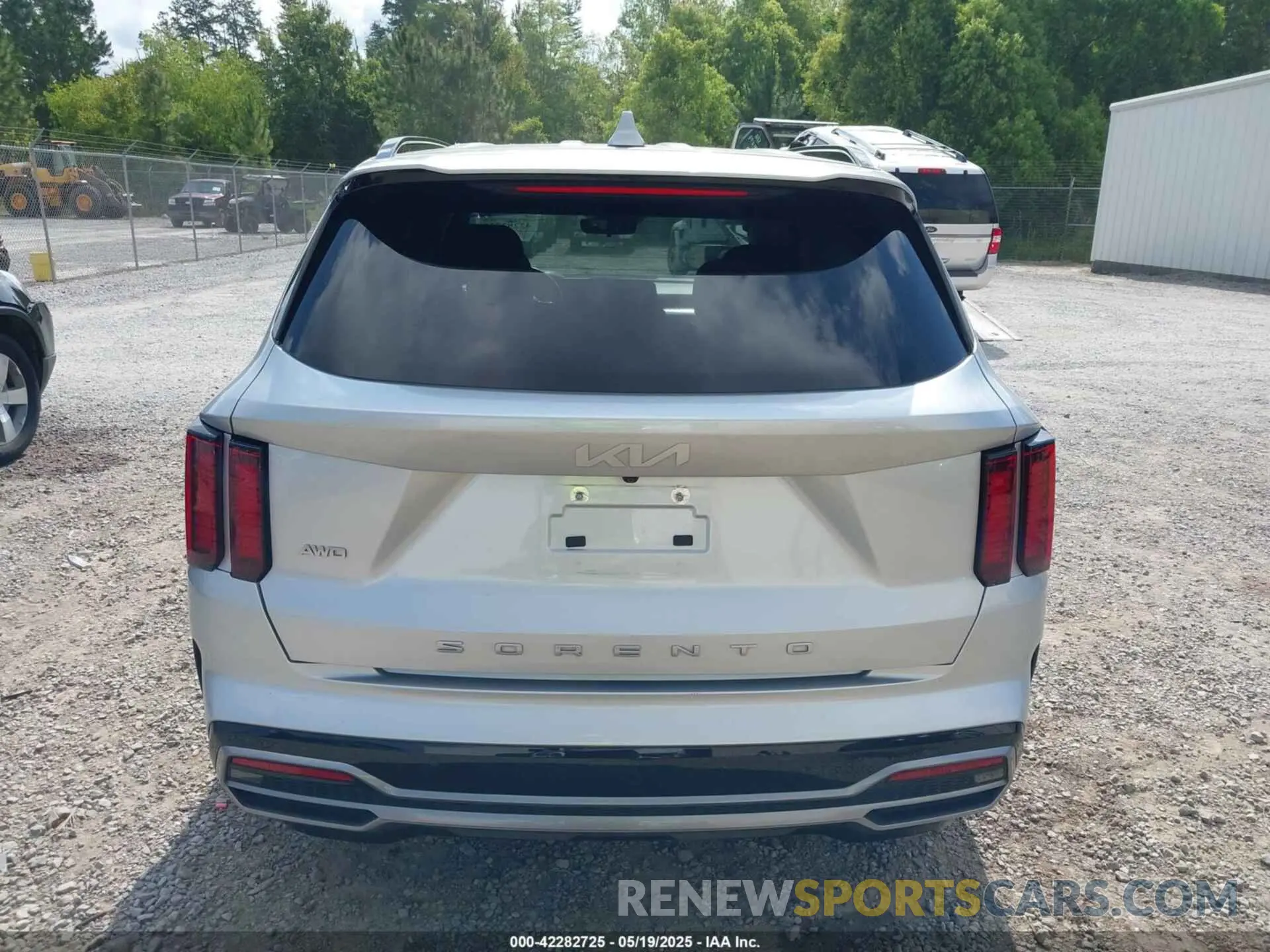 16 Photograph of a damaged car 5XYRL4LC0NG087721 KIA SORENTO 2022