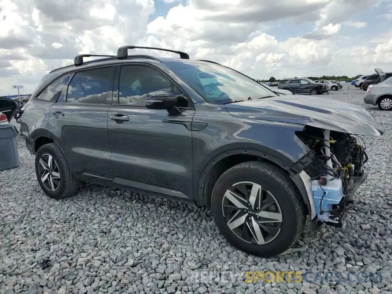 4 Photograph of a damaged car 5XYRL4LC0NG134648 KIA SORENTO 2022