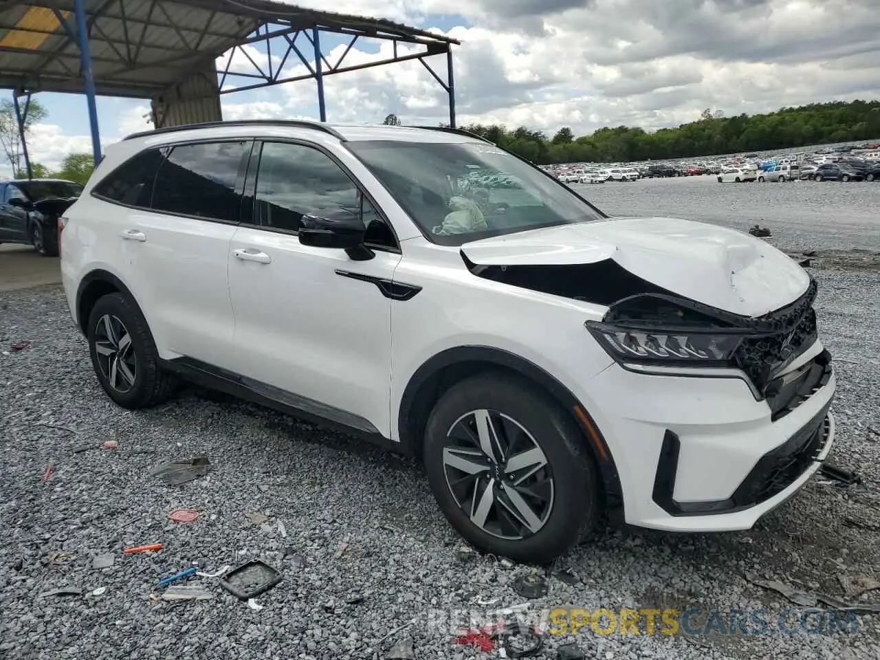 4 Photograph of a damaged car 5XYRL4LC1NG143018 KIA SORENTO 2022