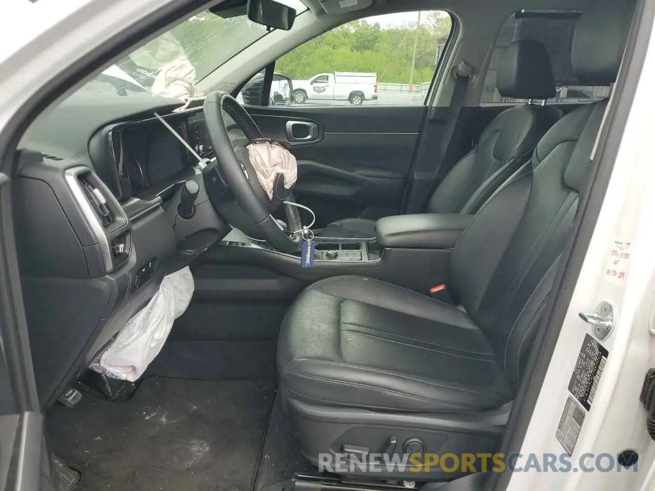 7 Photograph of a damaged car 5XYRL4LC1NG143018 KIA SORENTO 2022