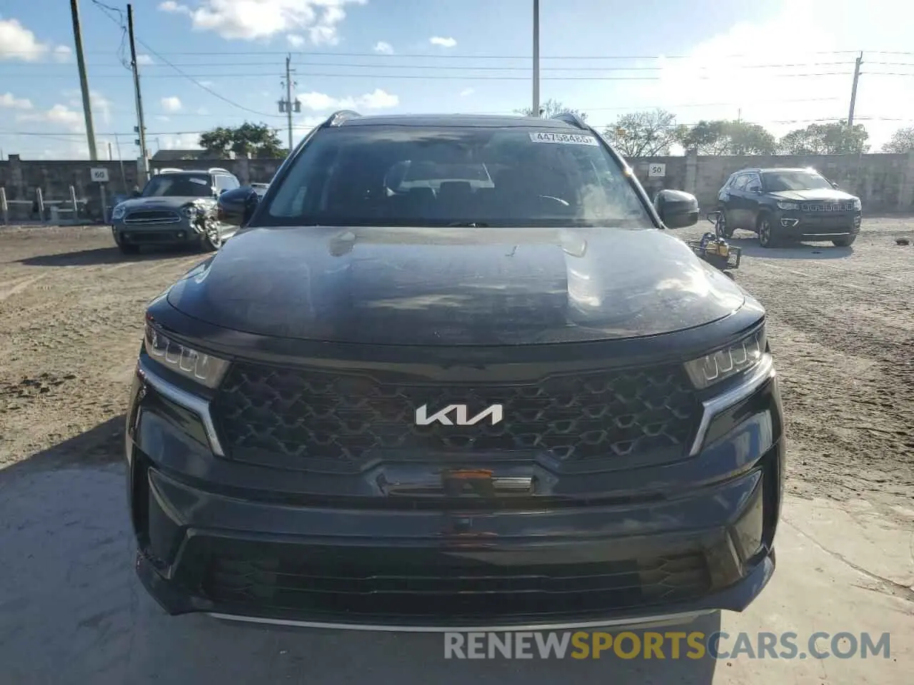 5 Photograph of a damaged car 5XYRL4LC2NG079569 KIA SORENTO 2022