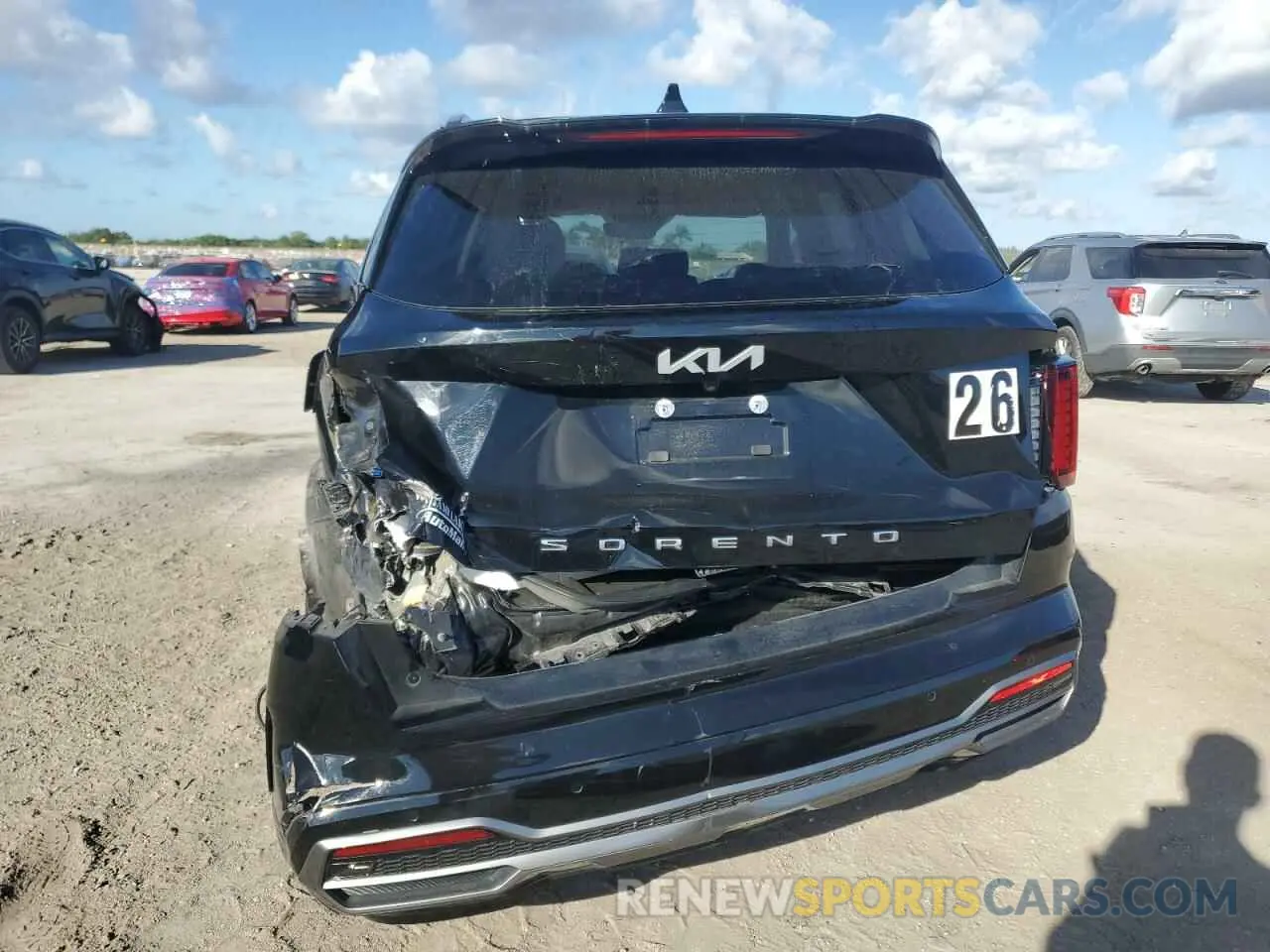 6 Photograph of a damaged car 5XYRL4LC2NG079569 KIA SORENTO 2022