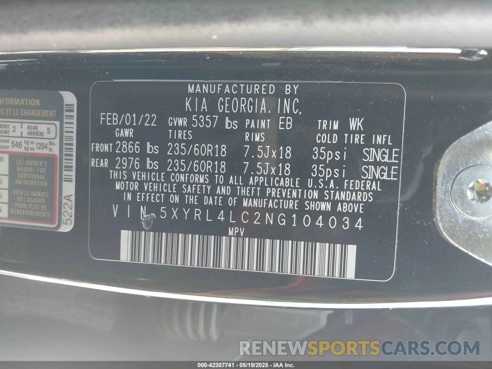 9 Photograph of a damaged car 5XYRL4LC2NG104034 KIA SORENTO 2022