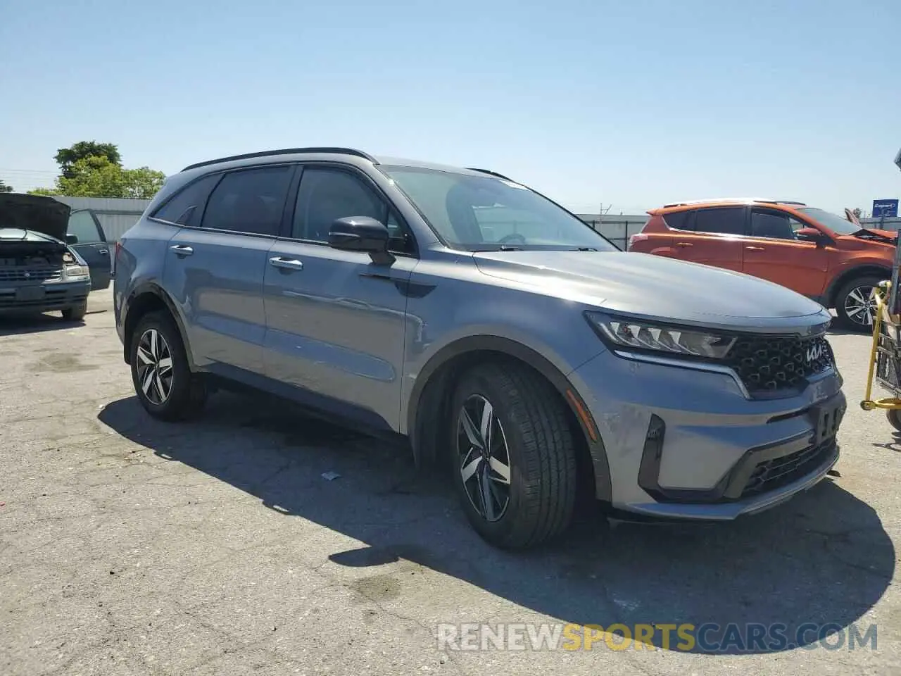 4 Photograph of a damaged car 5XYRL4LC3NG108786 KIA SORENTO 2022