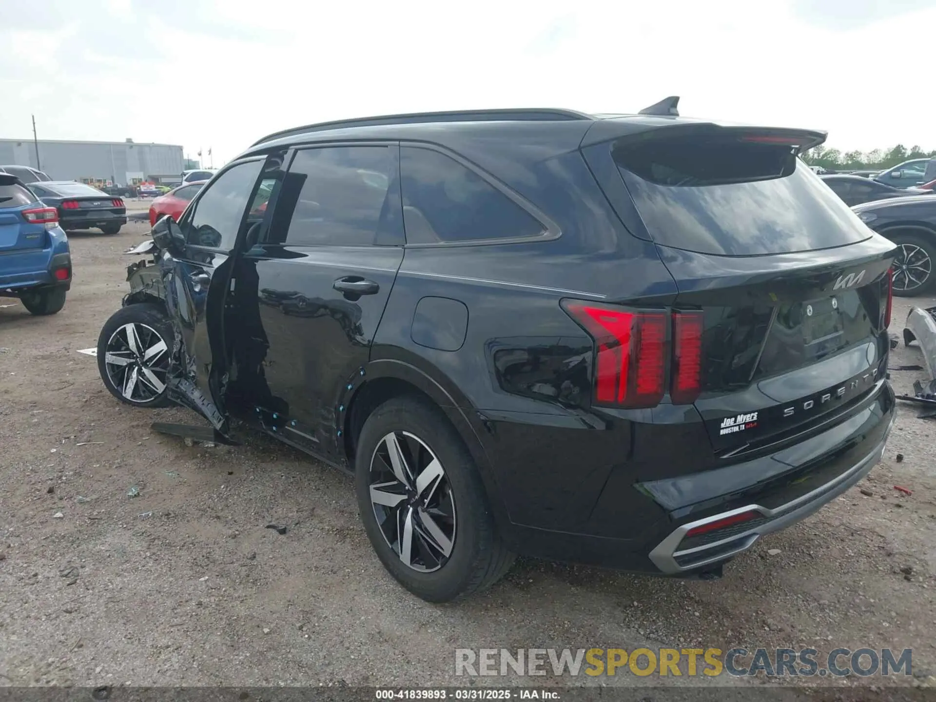 3 Photograph of a damaged car 5XYRL4LC3NG130092 KIA SORENTO 2022