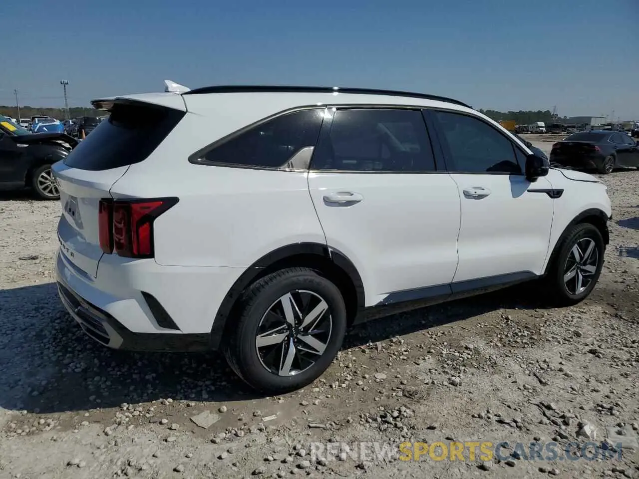3 Photograph of a damaged car 5XYRL4LC4NG146463 KIA SORENTO 2022