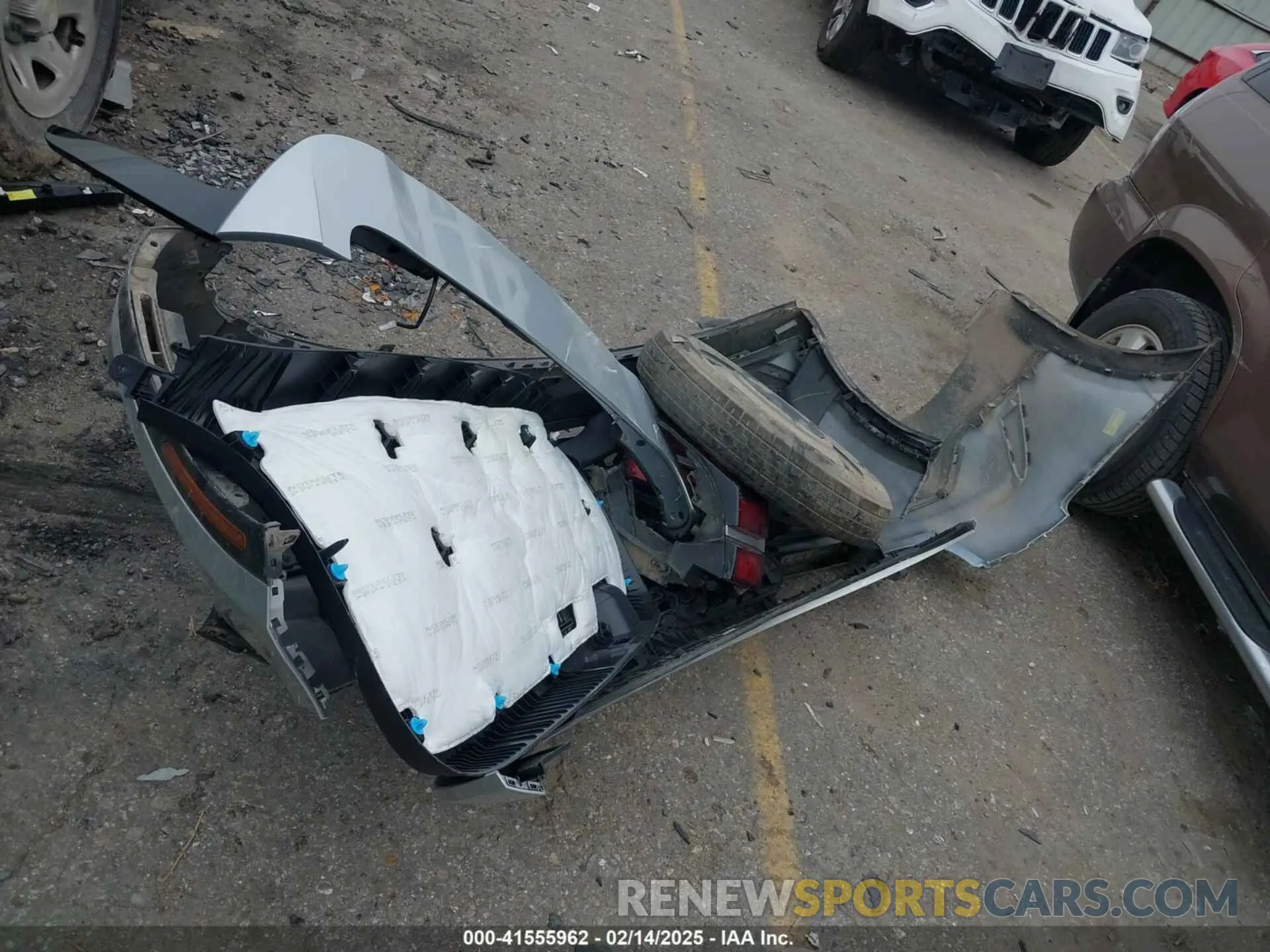 12 Photograph of a damaged car 5XYRL4LC4NG150190 KIA SORENTO 2022