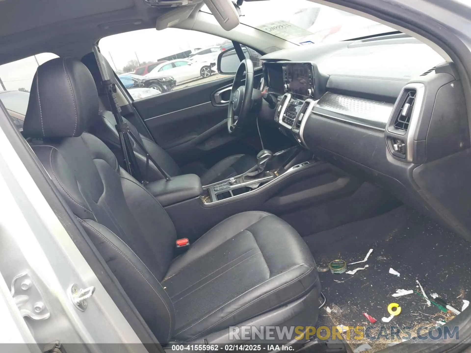 5 Photograph of a damaged car 5XYRL4LC4NG150190 KIA SORENTO 2022