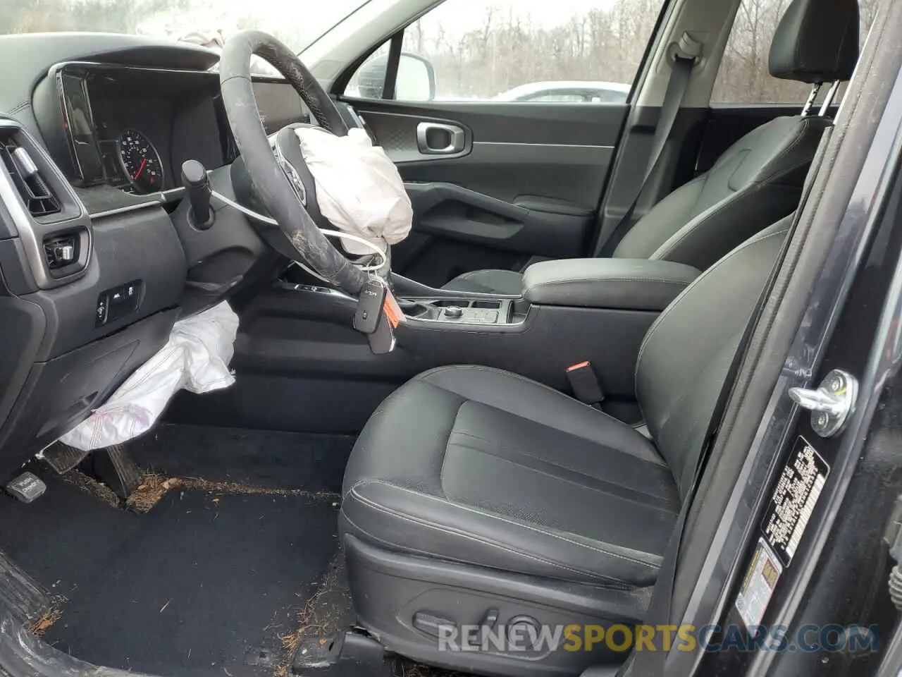 7 Photograph of a damaged car 5XYRL4LC5NG125573 KIA SORENTO 2022