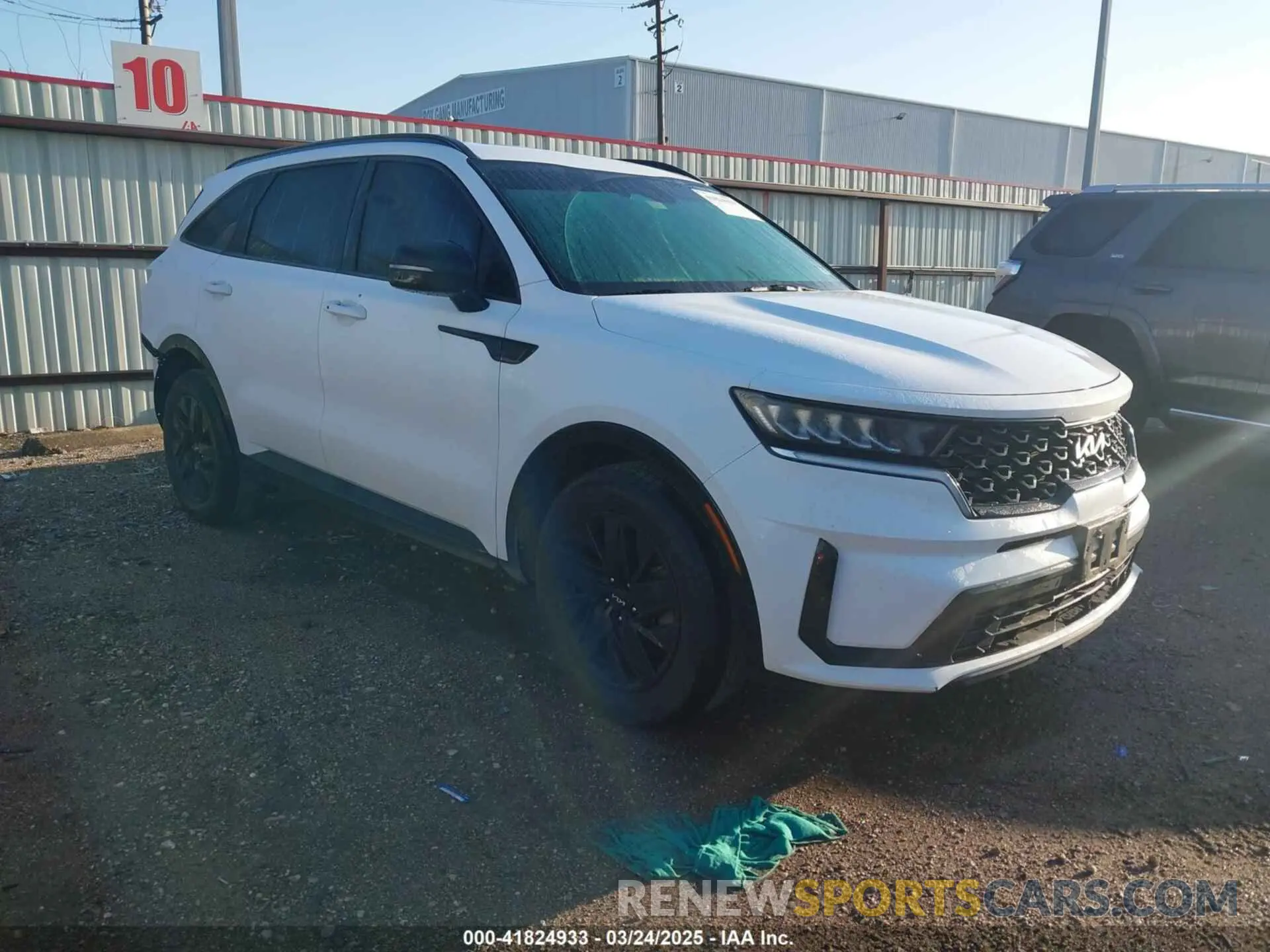 1 Photograph of a damaged car 5XYRL4LC5NG133480 KIA SORENTO 2022