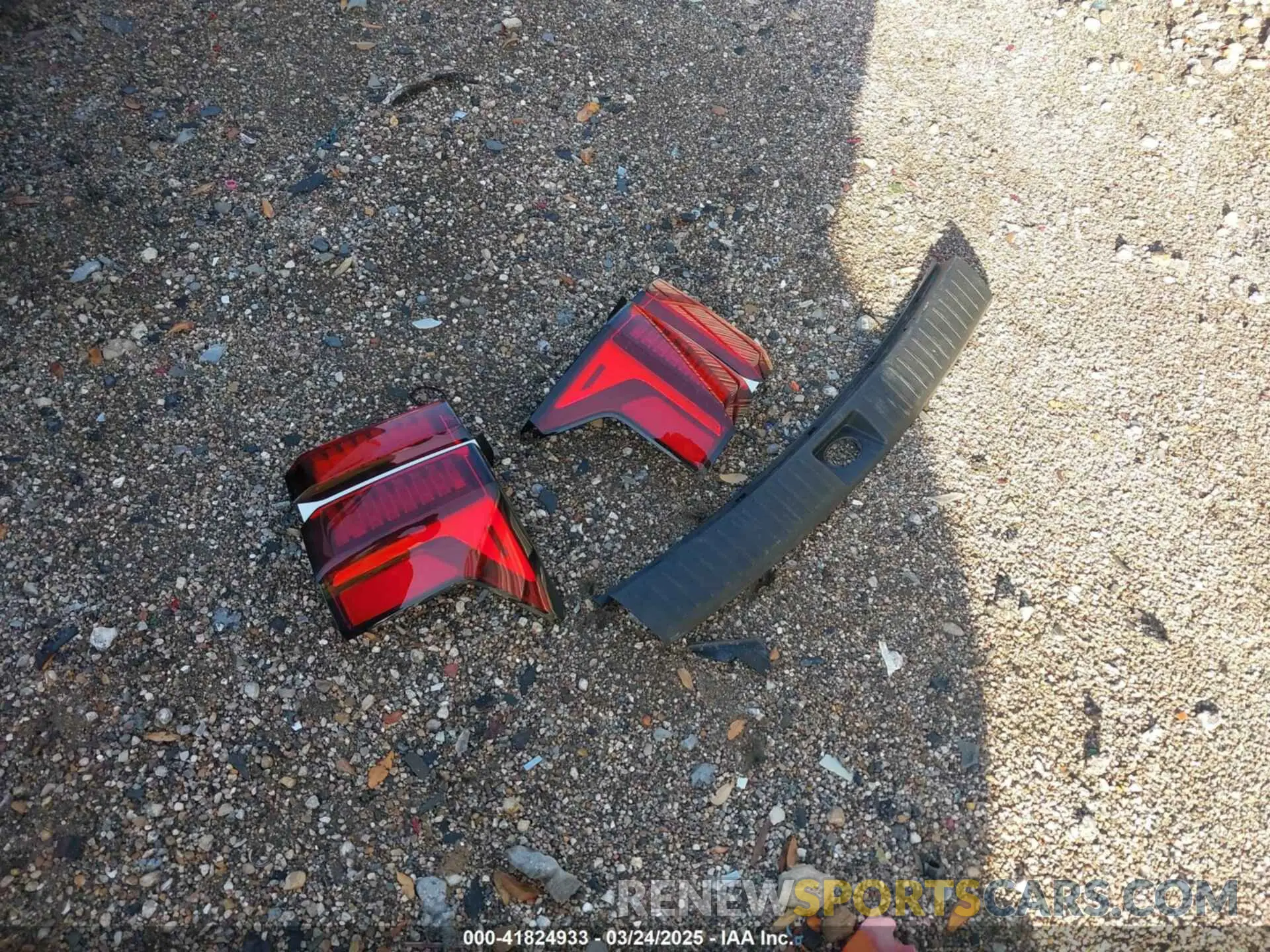 12 Photograph of a damaged car 5XYRL4LC5NG133480 KIA SORENTO 2022